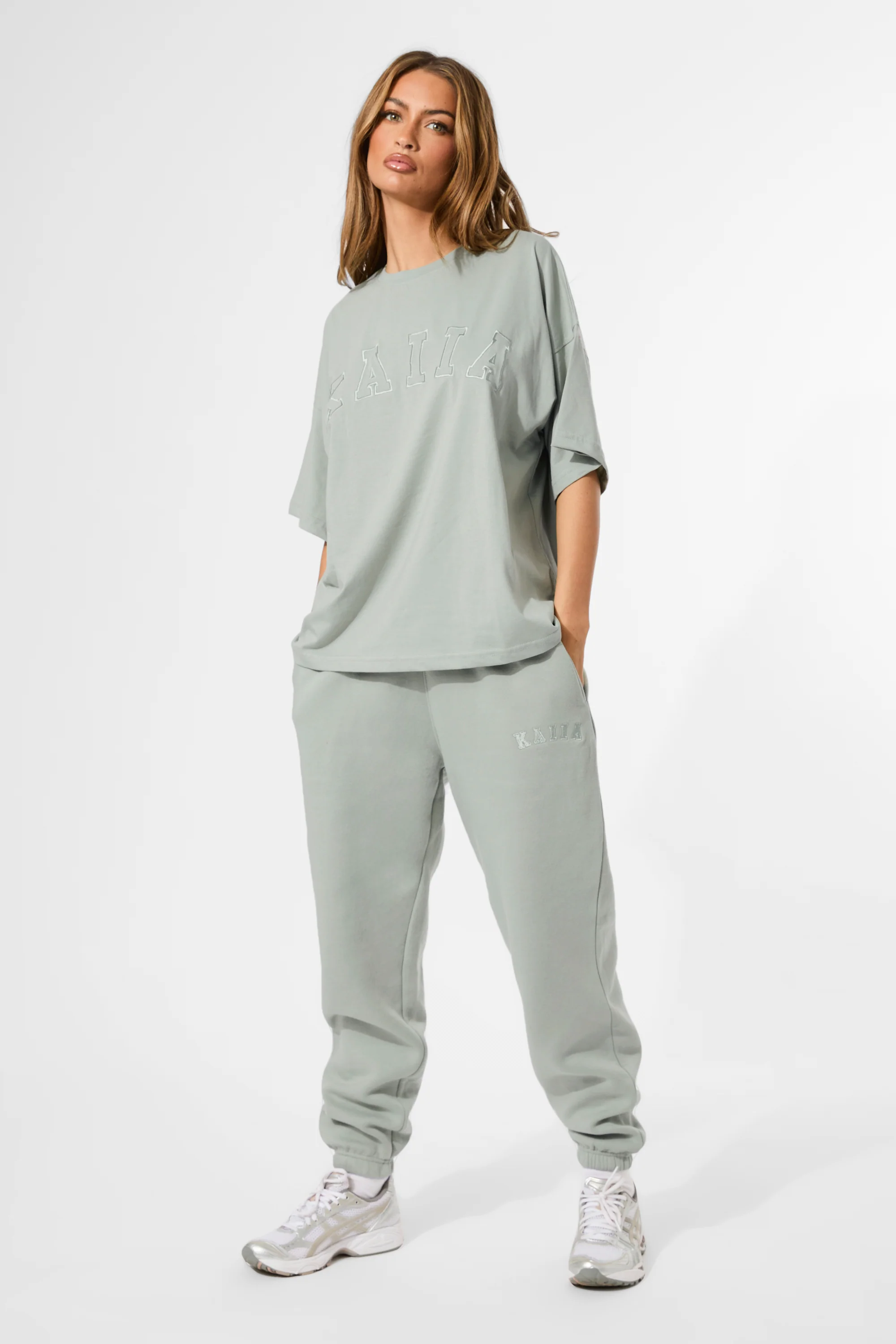 Kaiia Oversized T-shirt Sage Green - Image 10