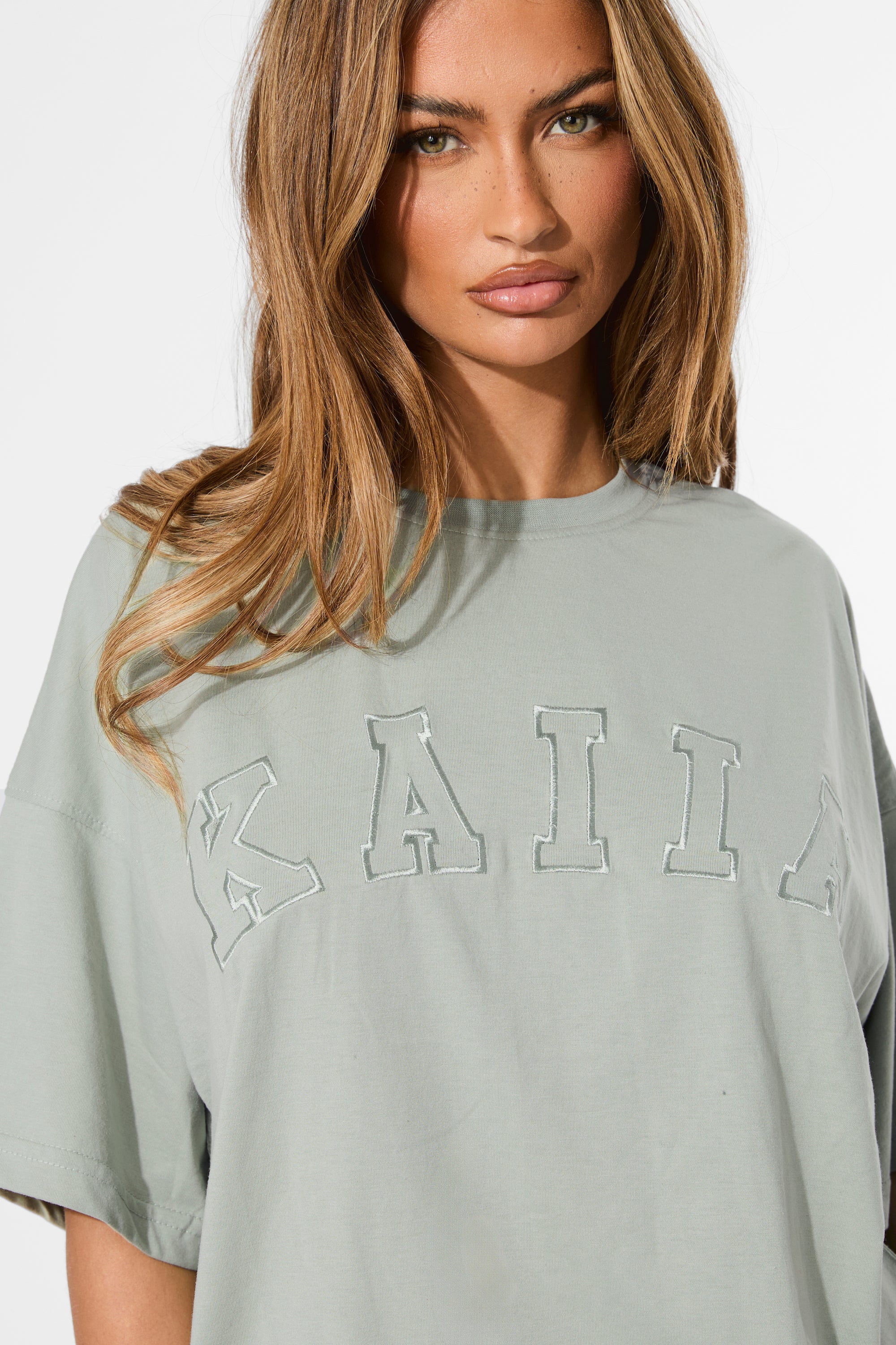 Kaiia Oversized T-shirt Sage Green - Image 7