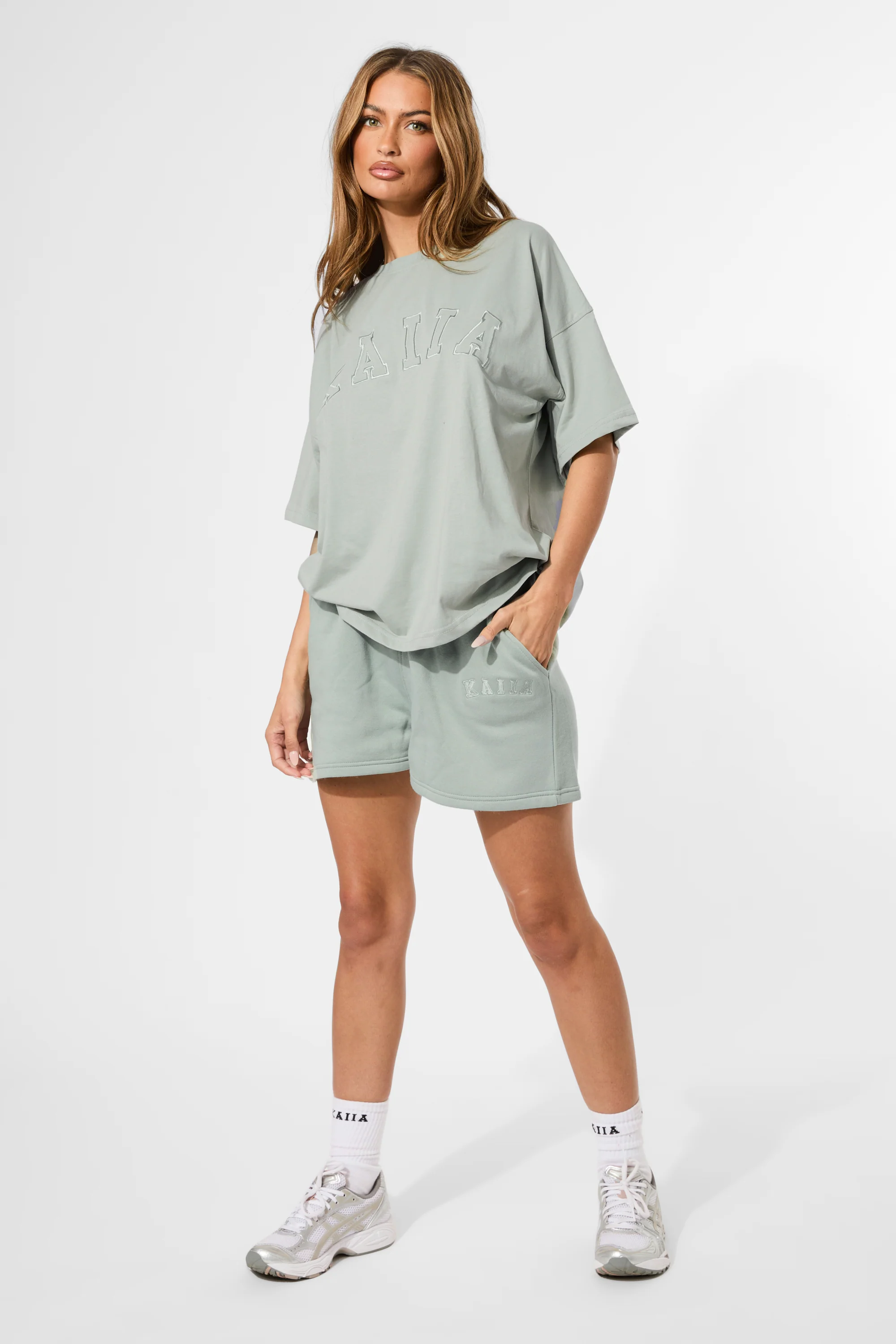 Kaiia Oversized T-shirt Sage Green - Image 9
