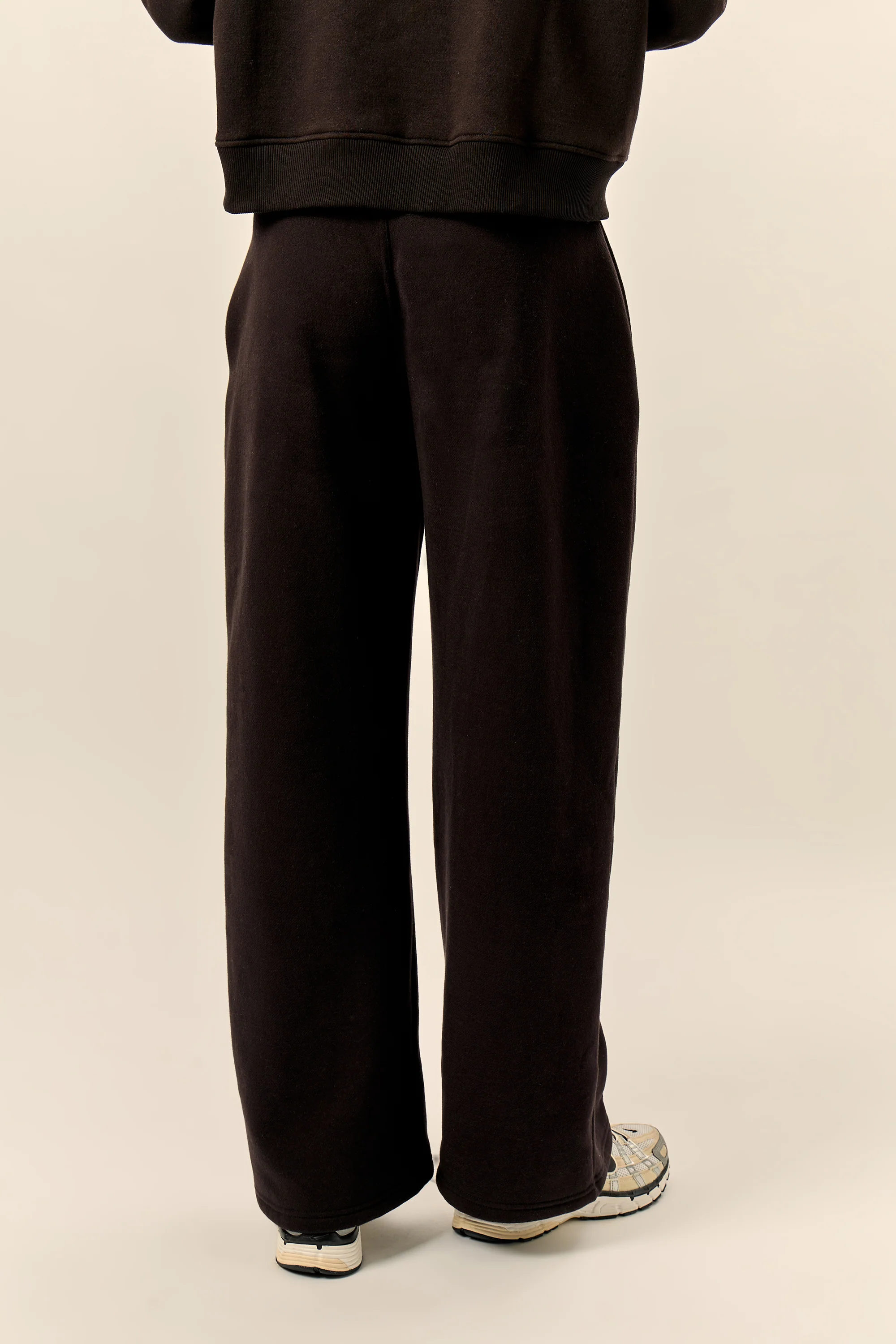 Kaiia Pleat Detail Tailored Wide Leg Joggers Black - Image 4