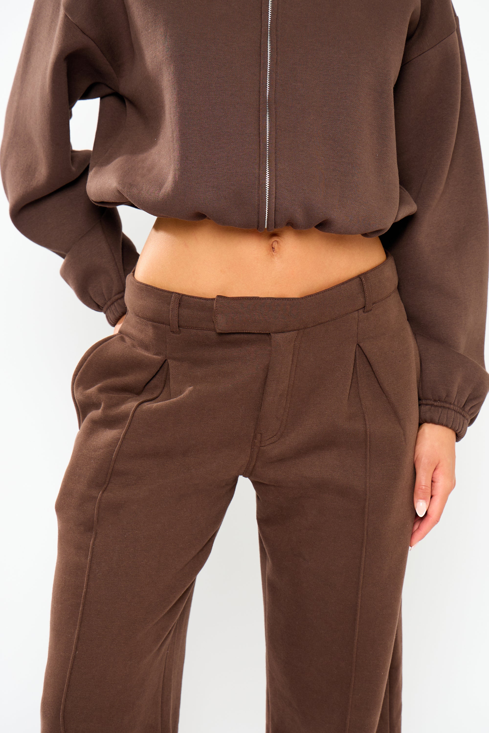 Kaiia Pleat Detail Tailored Wide Leg Joggers Dark Brown - Image 7