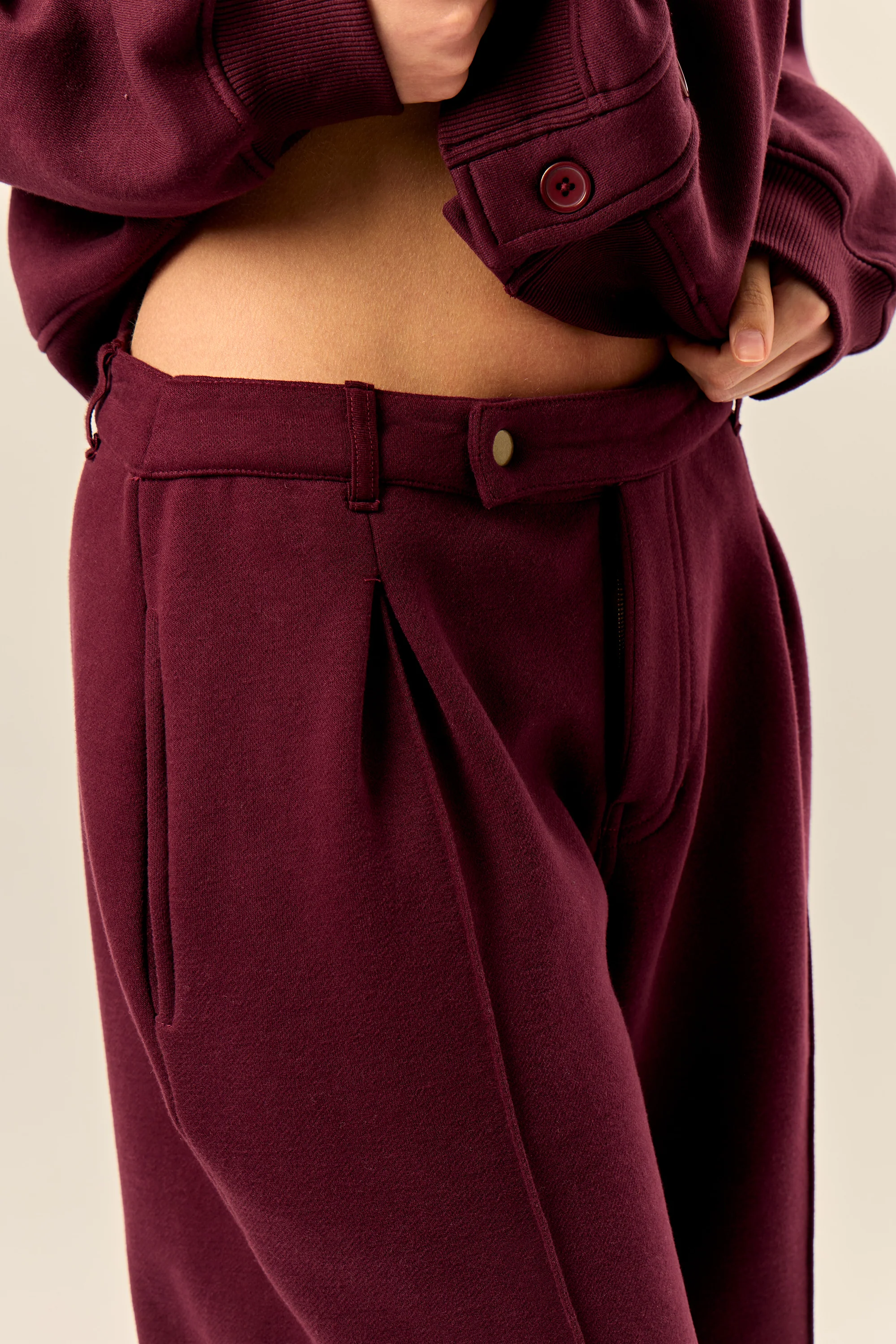 Kaiia Pleat Detail Tailored Wide Leg Joggers Dark Cherry - Image 2