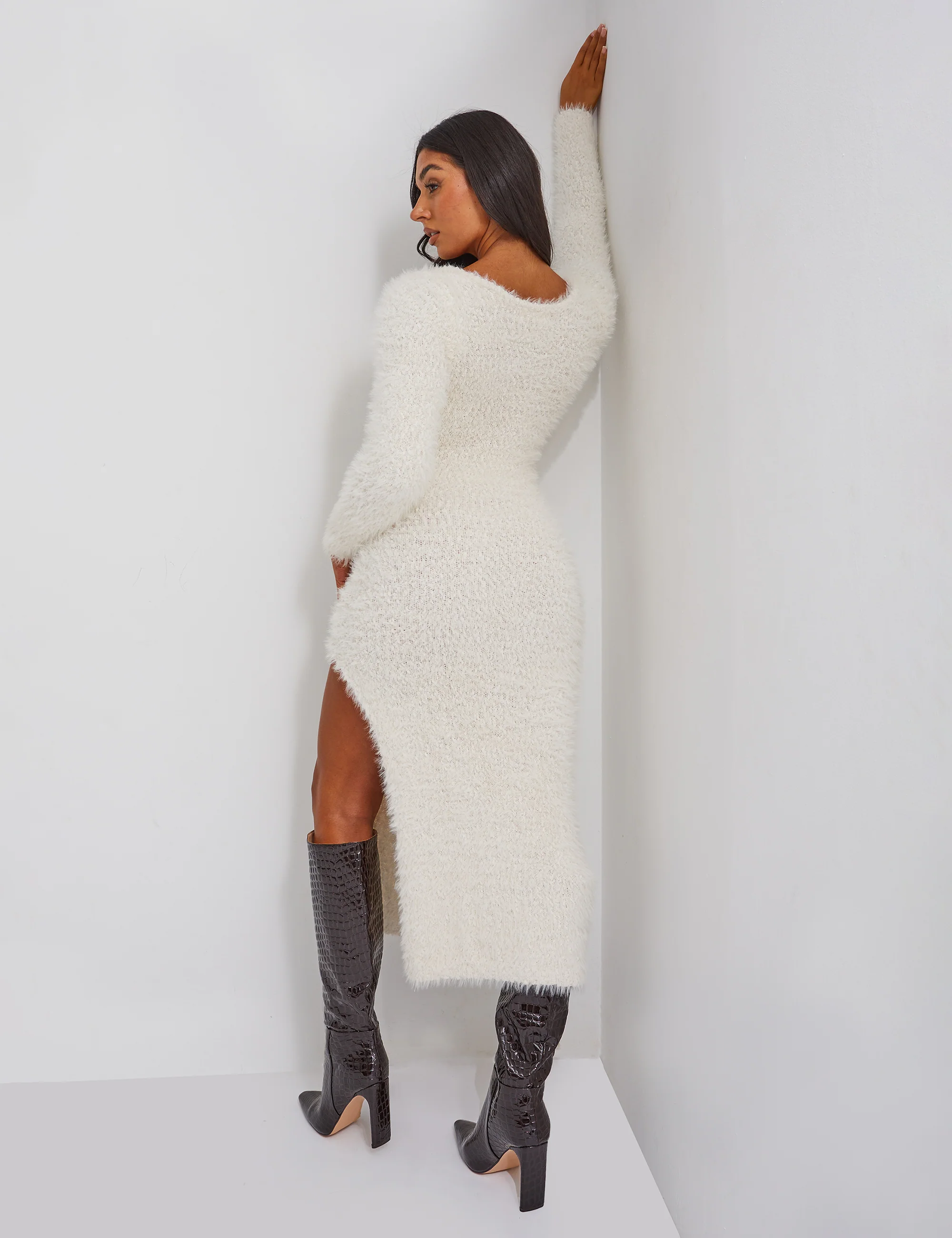 Kaiia Plunge Maxi Boucle Jumper Dress in Cream - Image 4