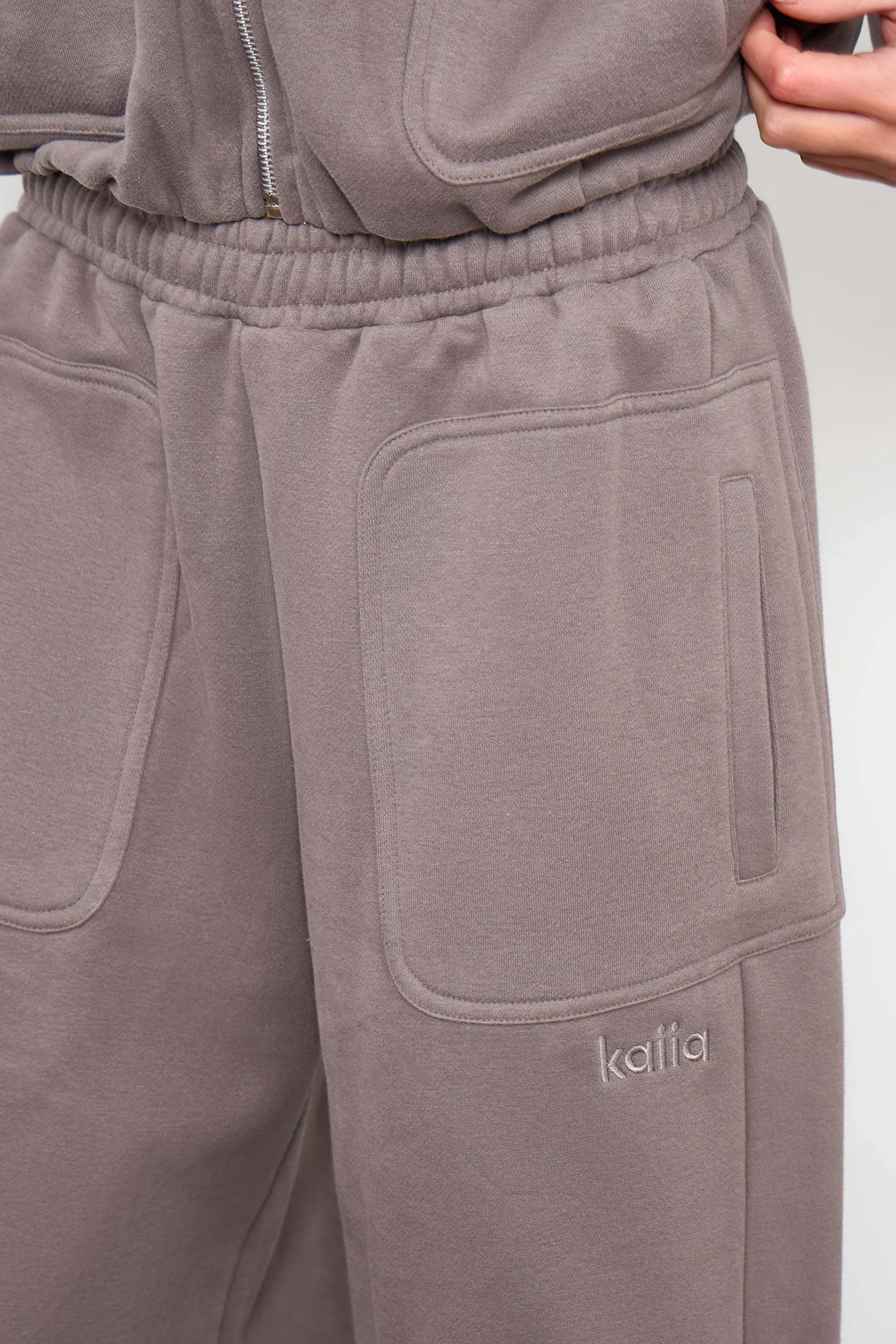 Kaiia Pocket Detail Mid Rise Wide Leg Joggers Silver Grey - Image 2