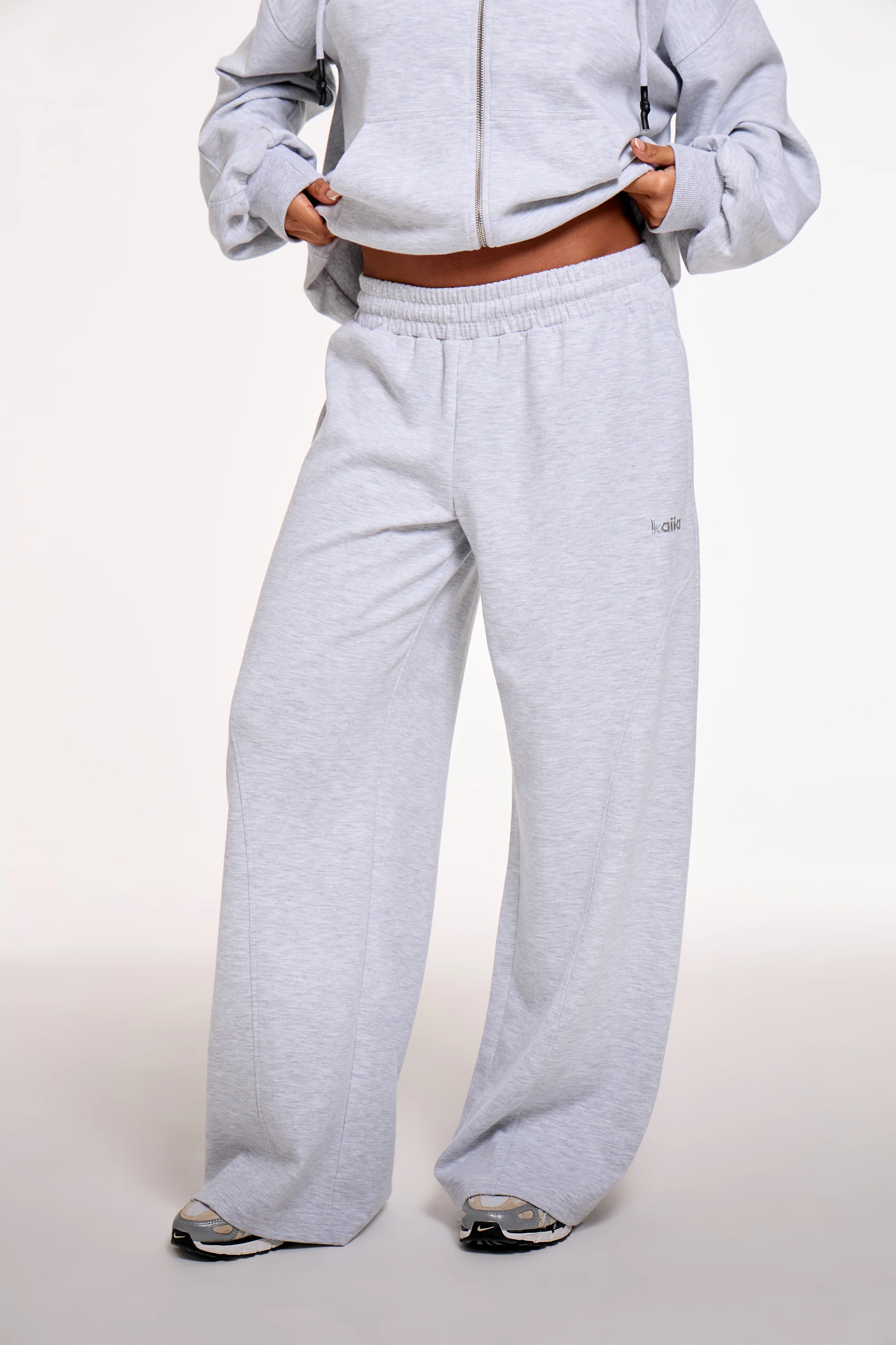 Kaiia Chrome Logo Premium Interlock Pleat Detail Wide Leg Joggers Light Grey Marl - Image 3