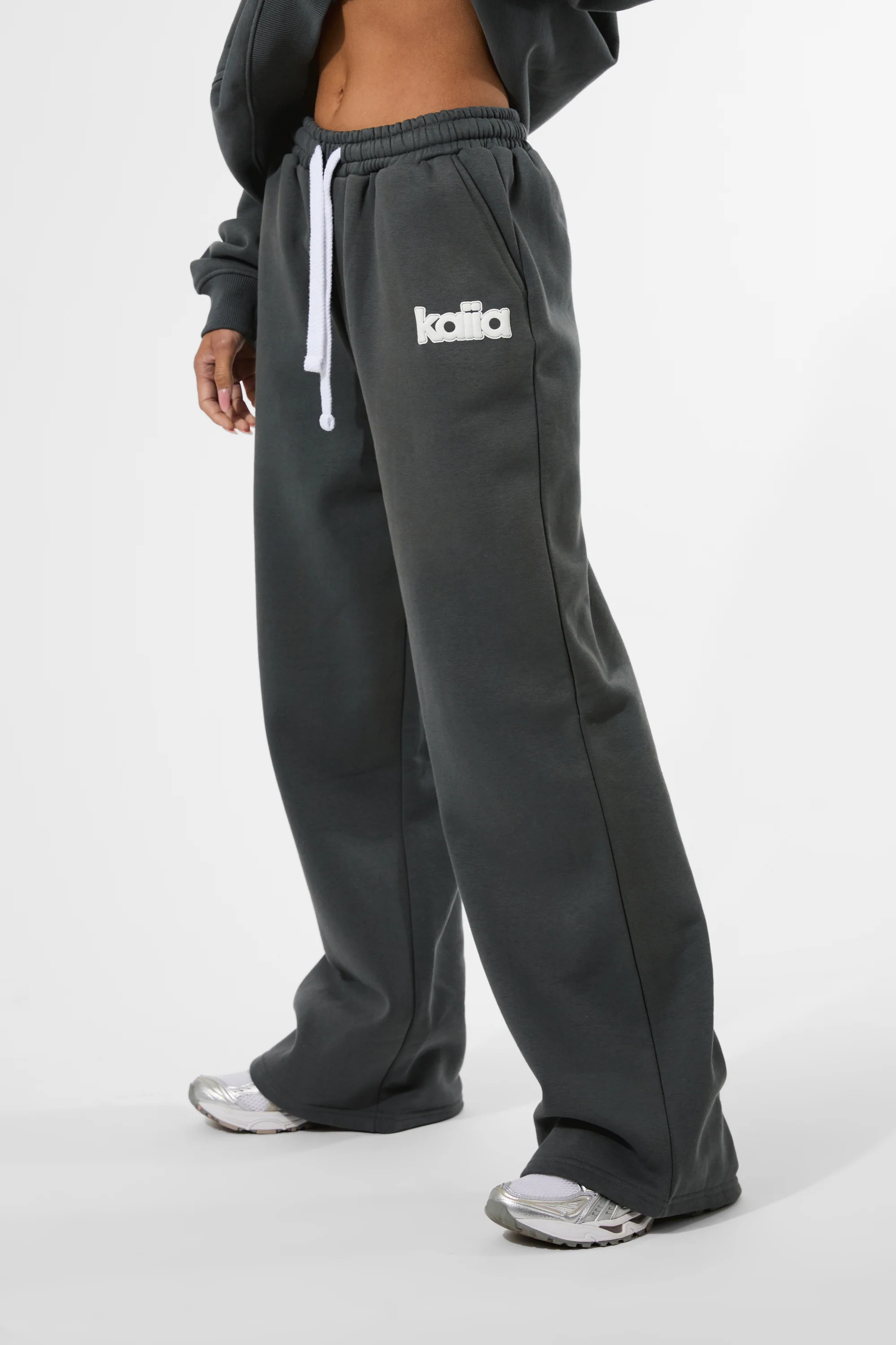 Kaiia Puff Print Wide Leg Joggers Charcoal - Image 2