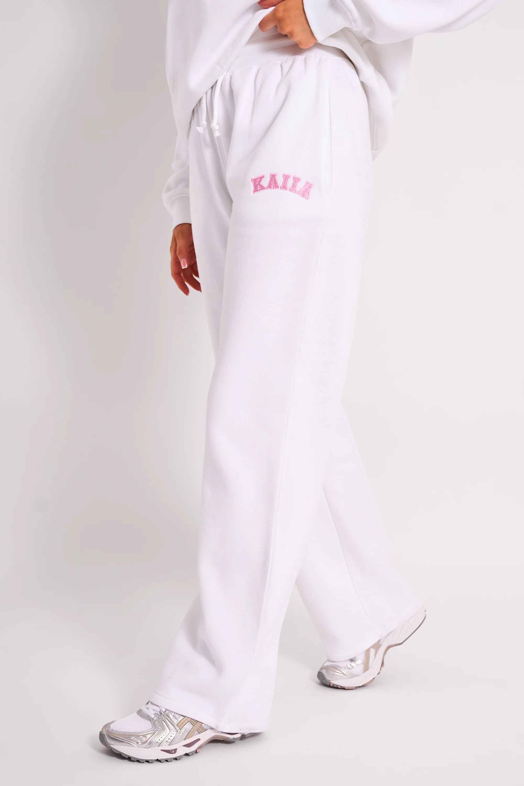 Kaiia Bow Embroidered Ribbed Waistband Wide Leg Joggers White & Pink - Image 2