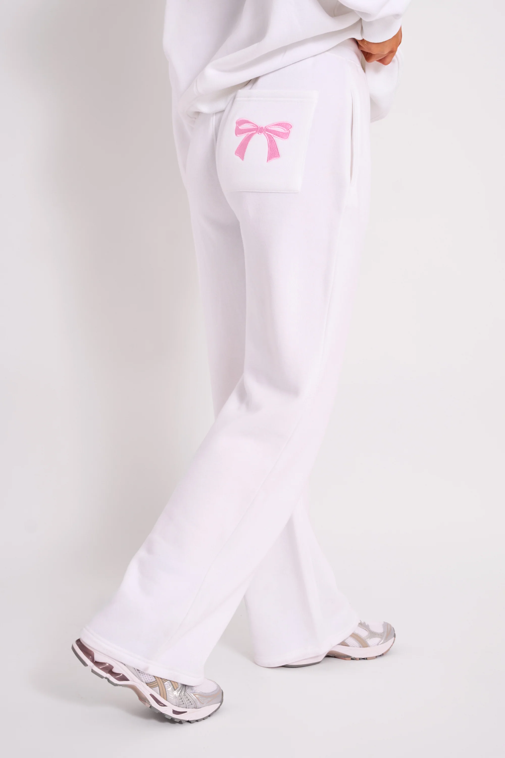 Kaiia Bow Embroidered Ribbed Waistband Wide Leg Joggers White & Pink - Image 3