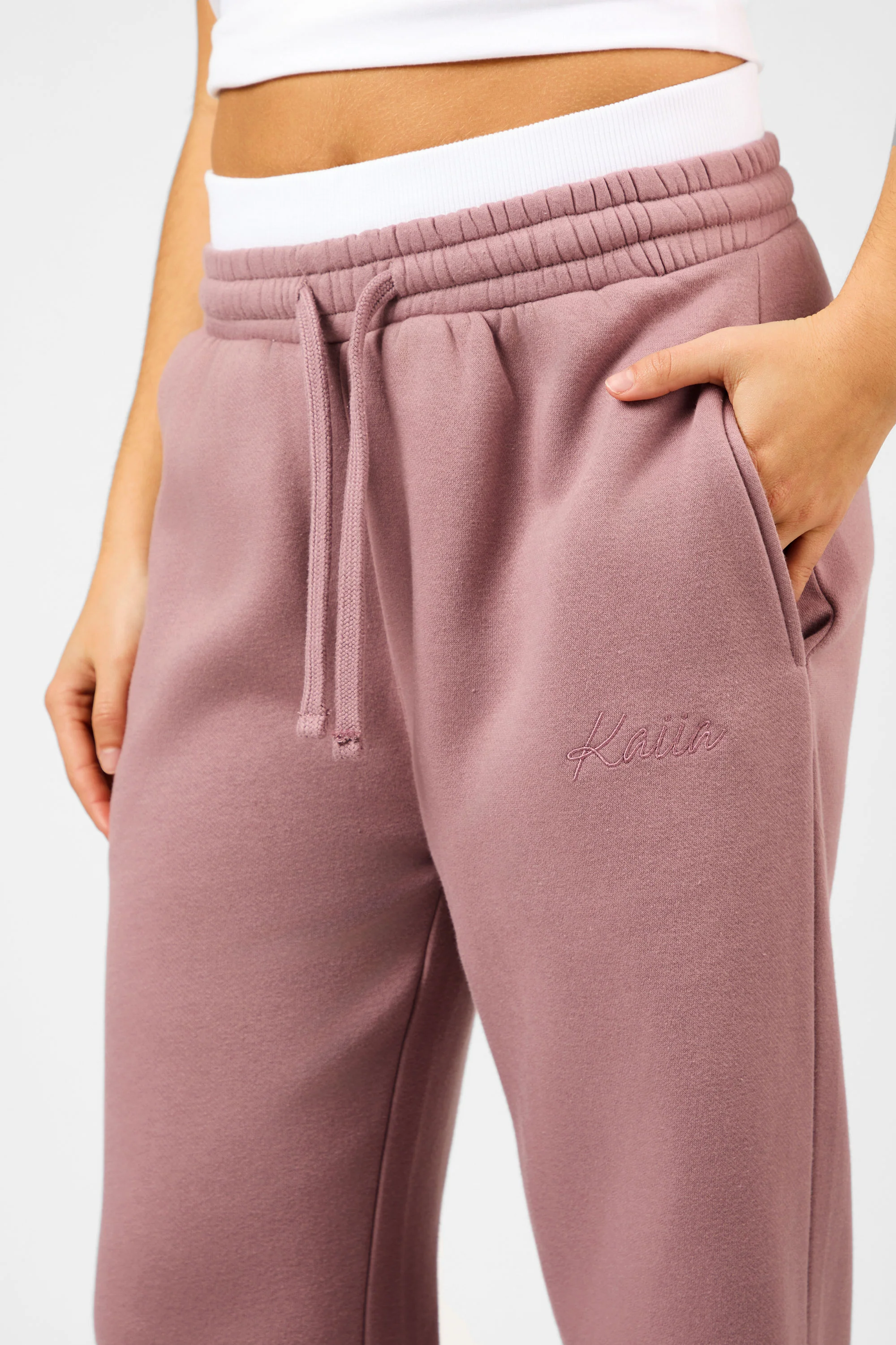 Kaiia Script Logo Exposed Waistband Wide Leg Joggers Rosewood - Image 4