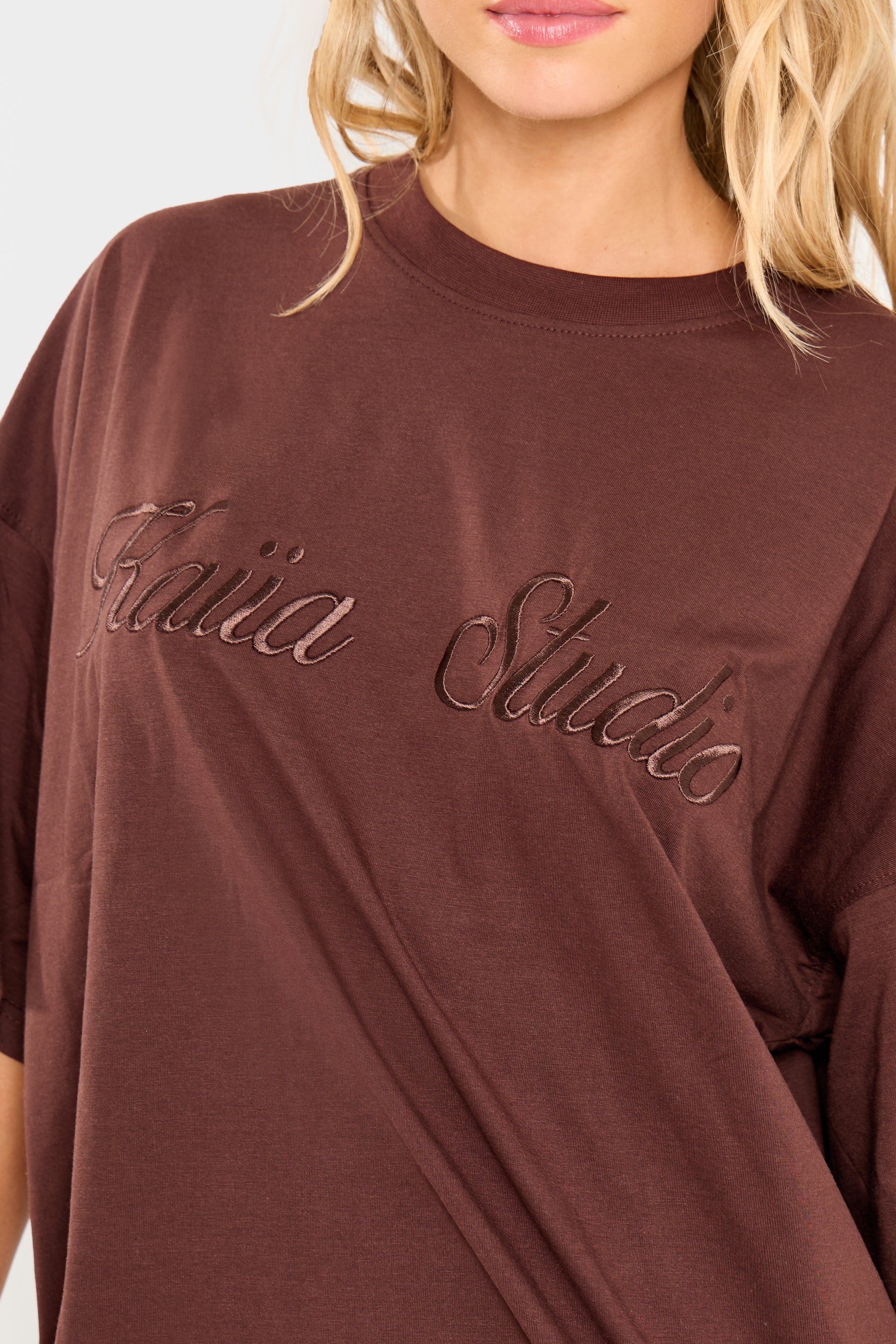Kaiia Script Logo Oversized T-Shirt Mocha - Image 3