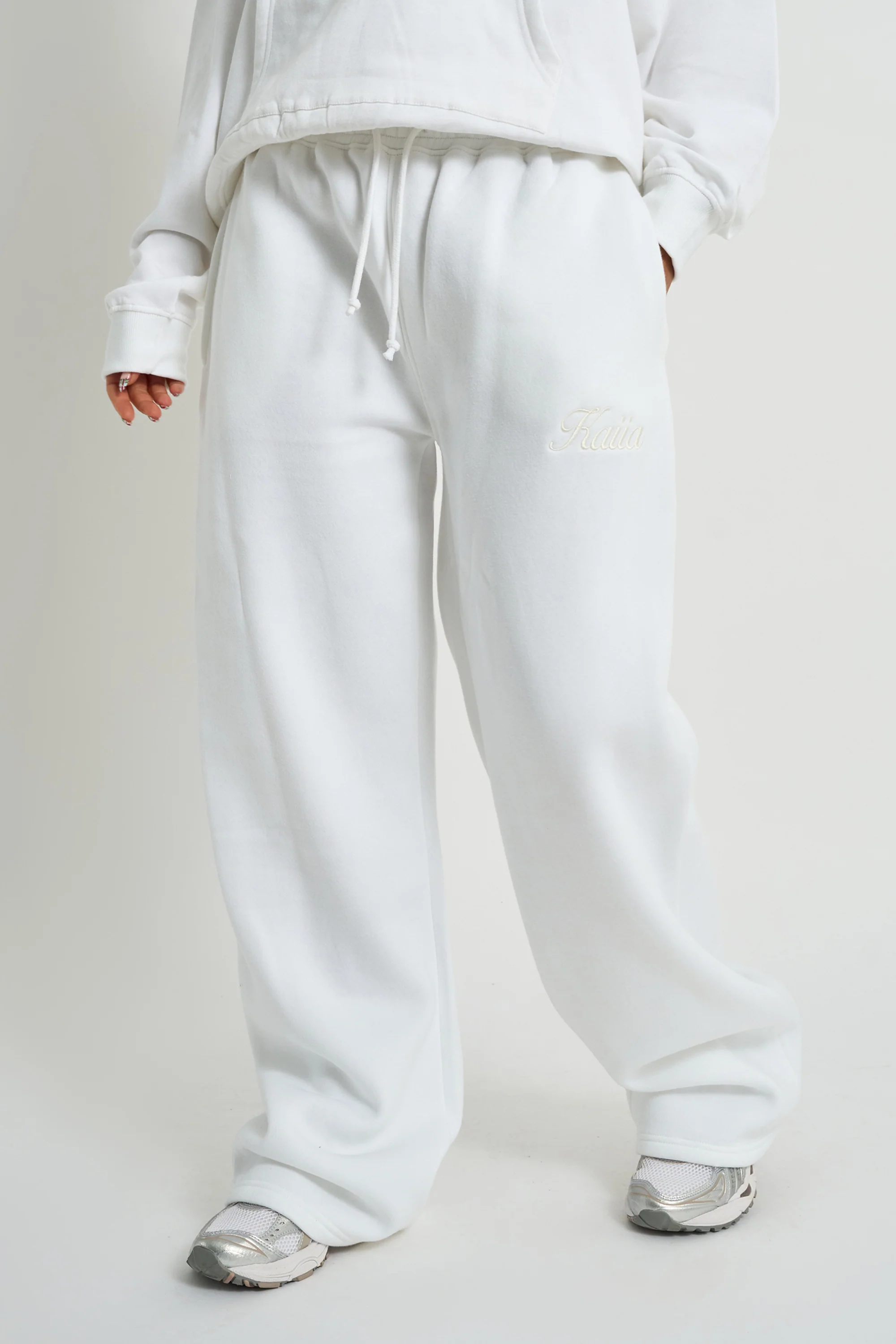Kaiia Script Logo Wide Leg Joggers White - Image 6