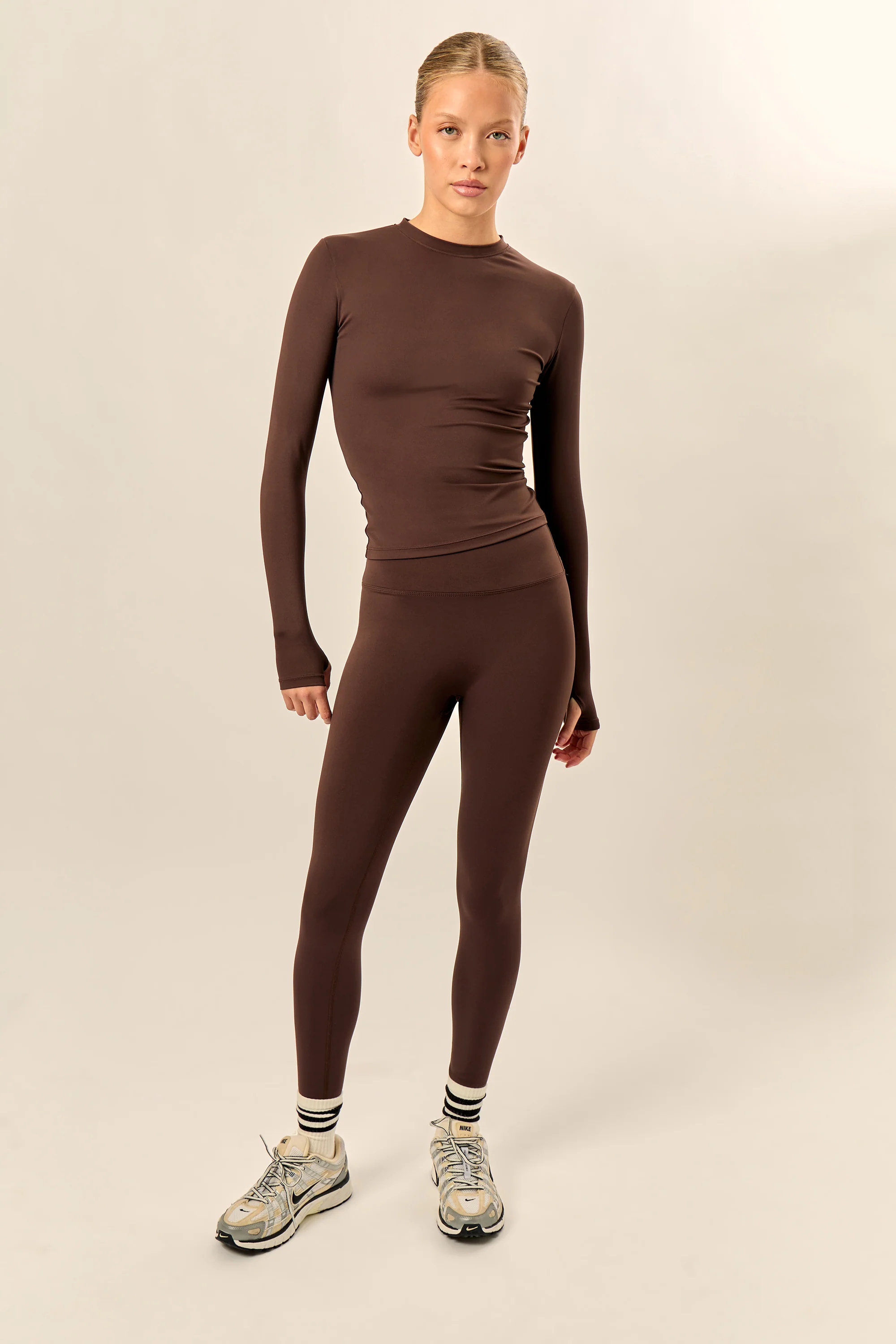 Kaiia Sculpt Long Sleeve Fitted T-Shirt Bitter Chocolate - Image 3