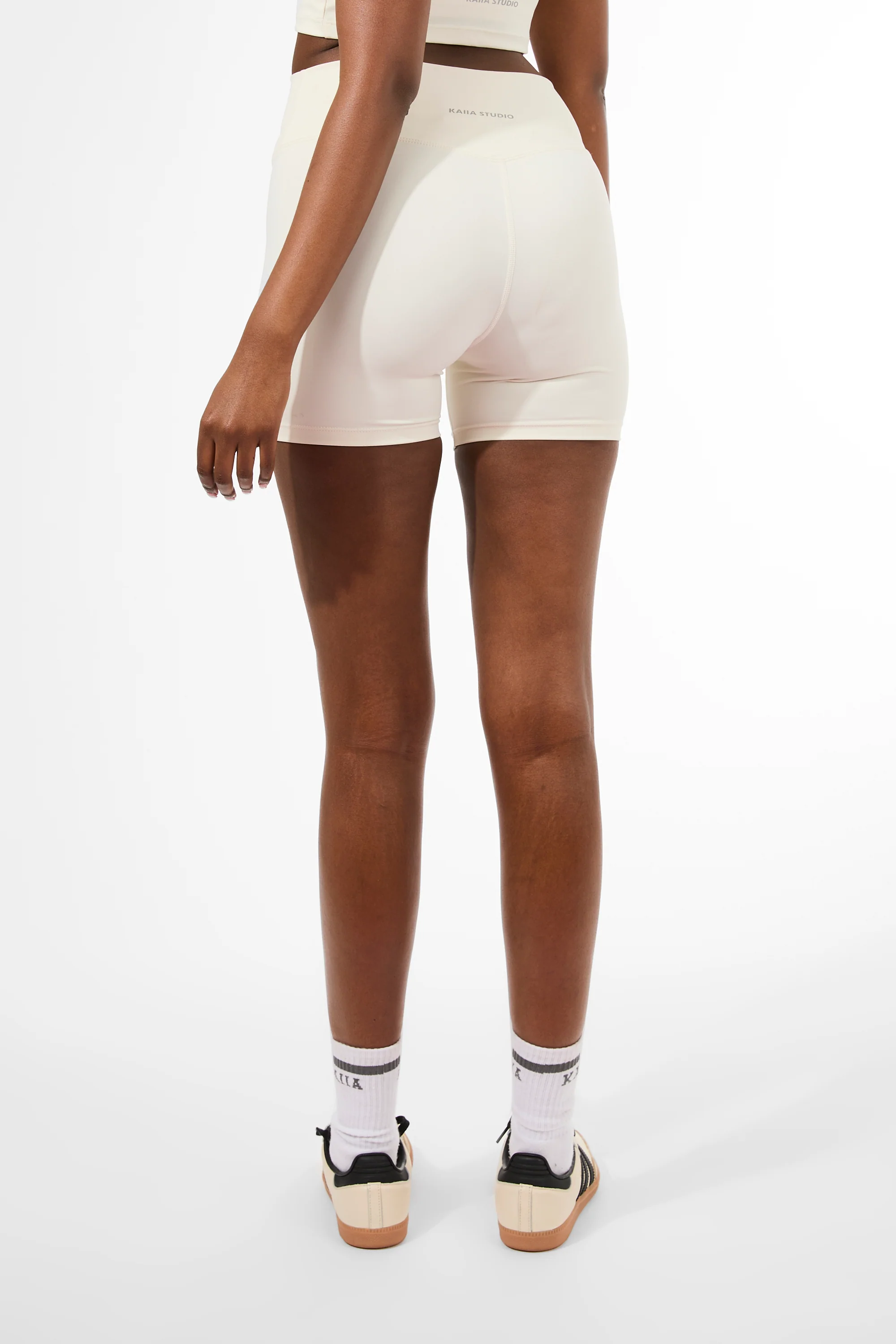 Kaiia Sculpt Mini Shorts Marshmallow - Image 10