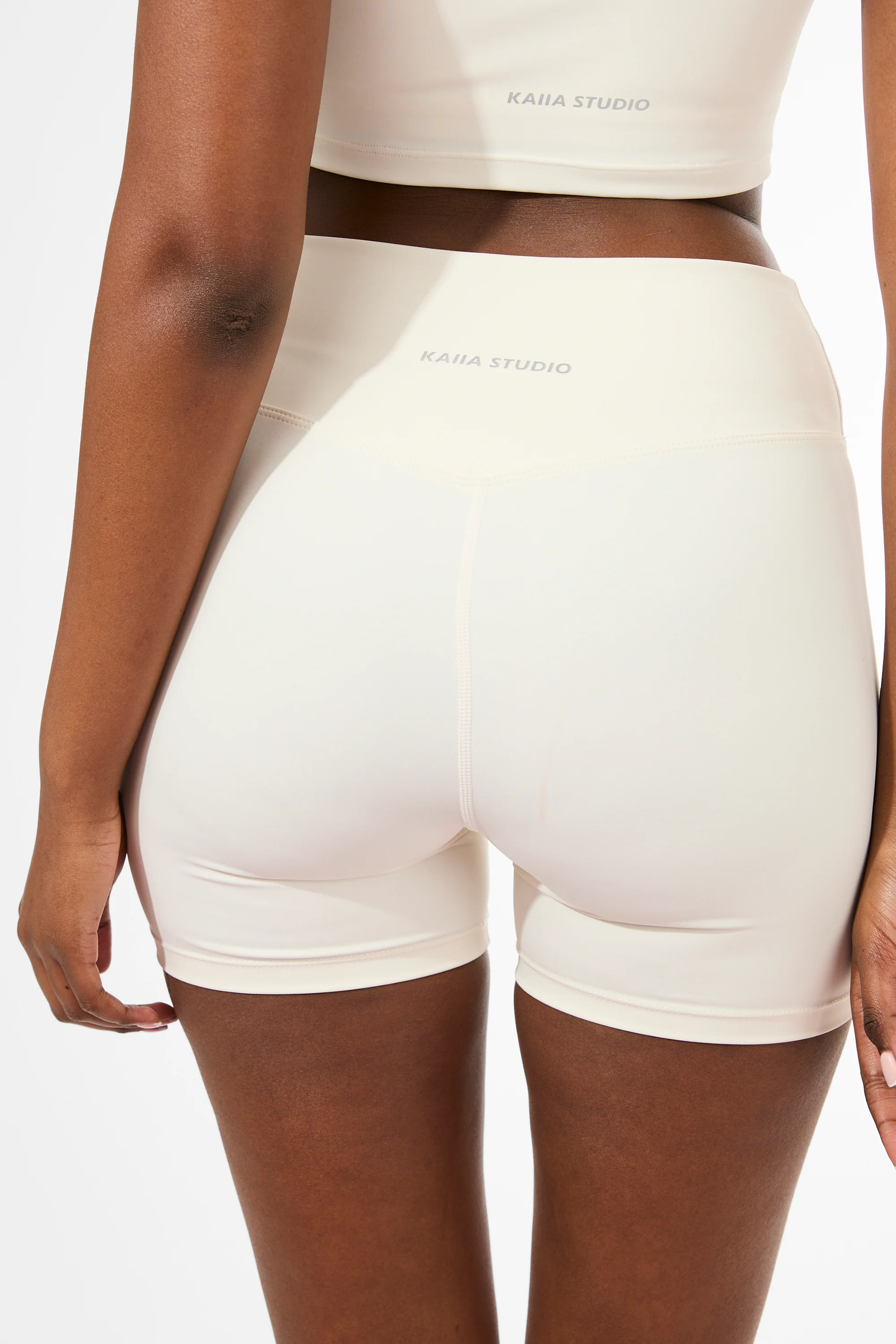 Kaiia Sculpt Mini Shorts Marshmallow - Image 8