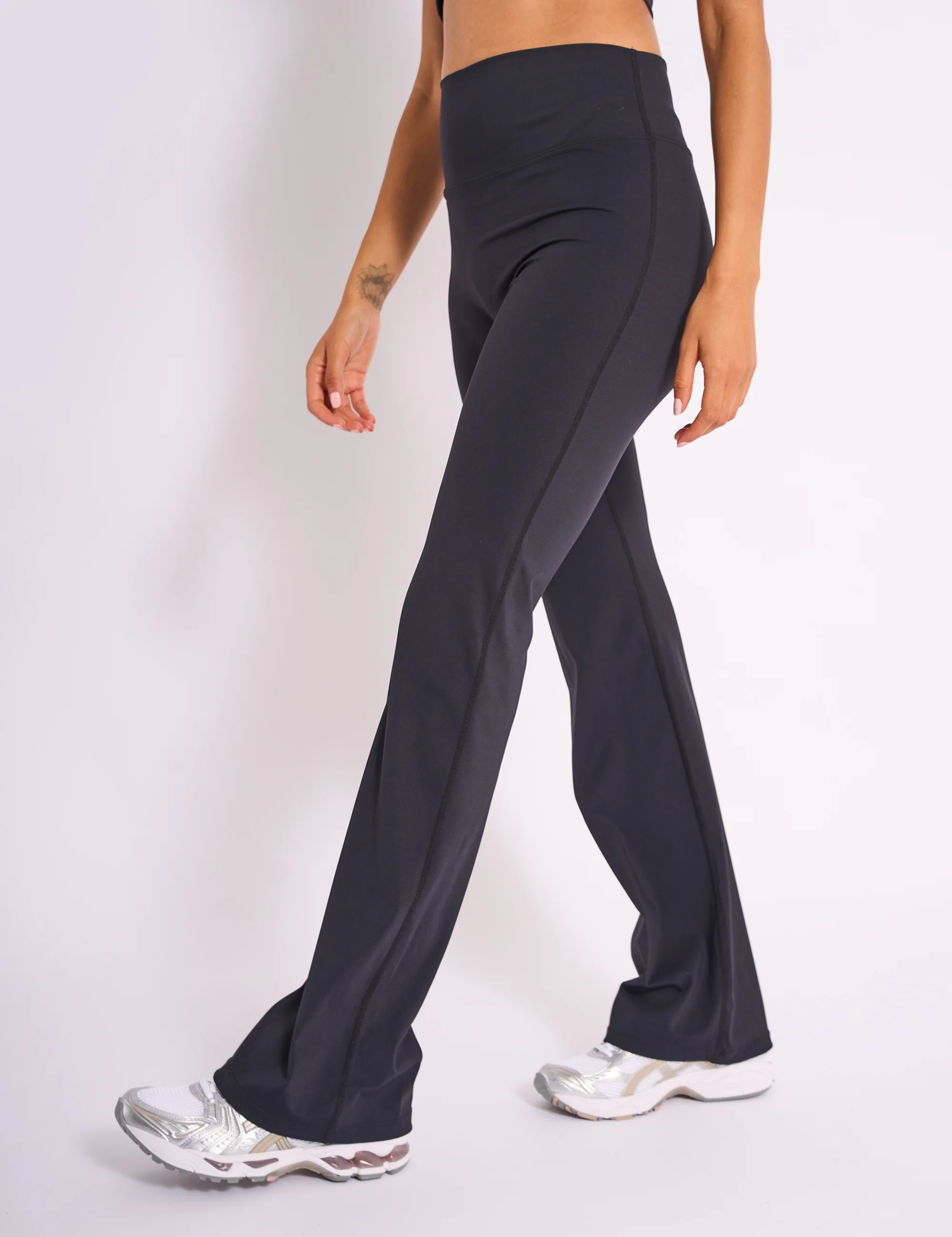 Kaiia Sculpt Yoga Pants Black on Black - Image 7