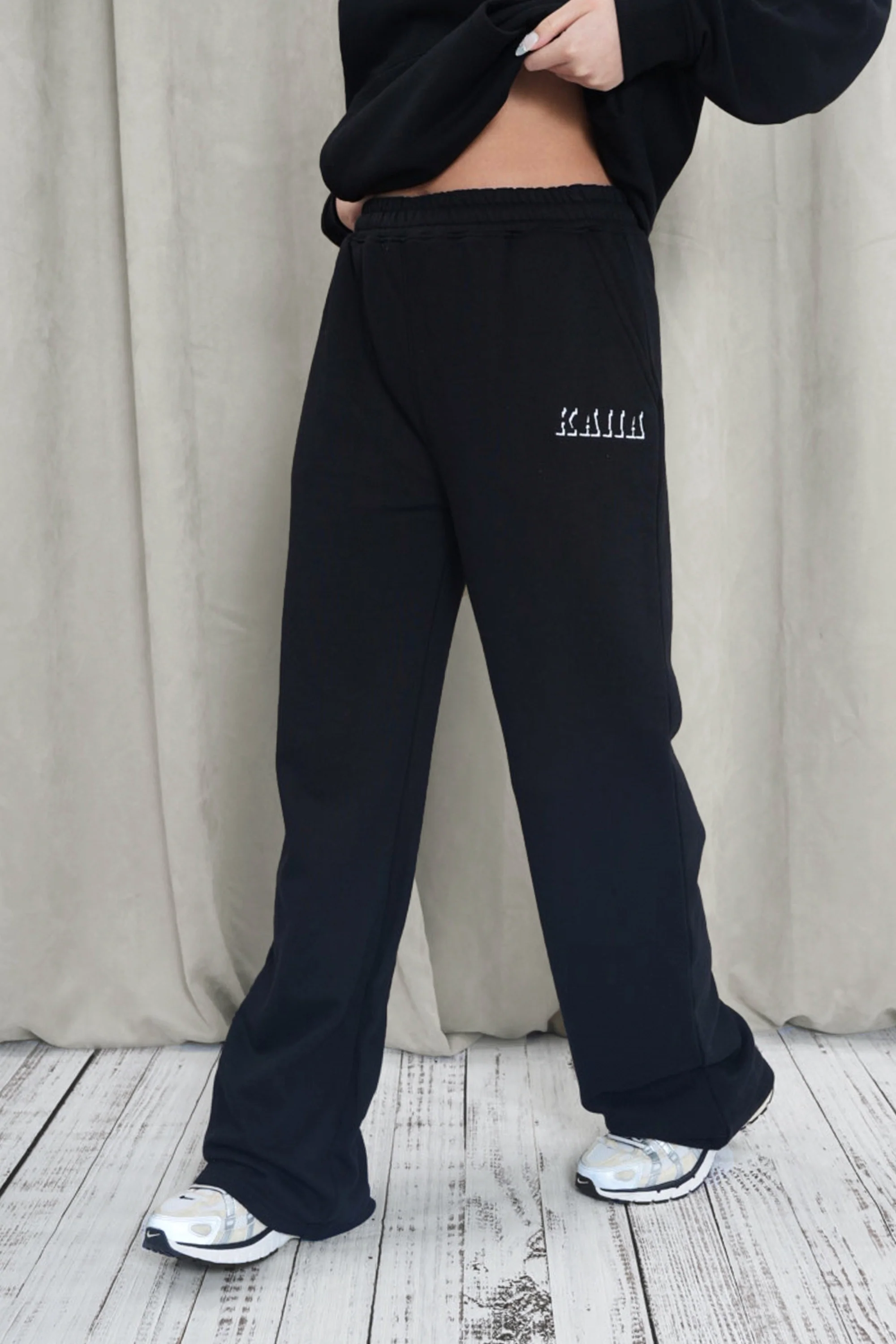 Kaiia Shadow Logo Wide Leg Sweat Pants Black - Image 6