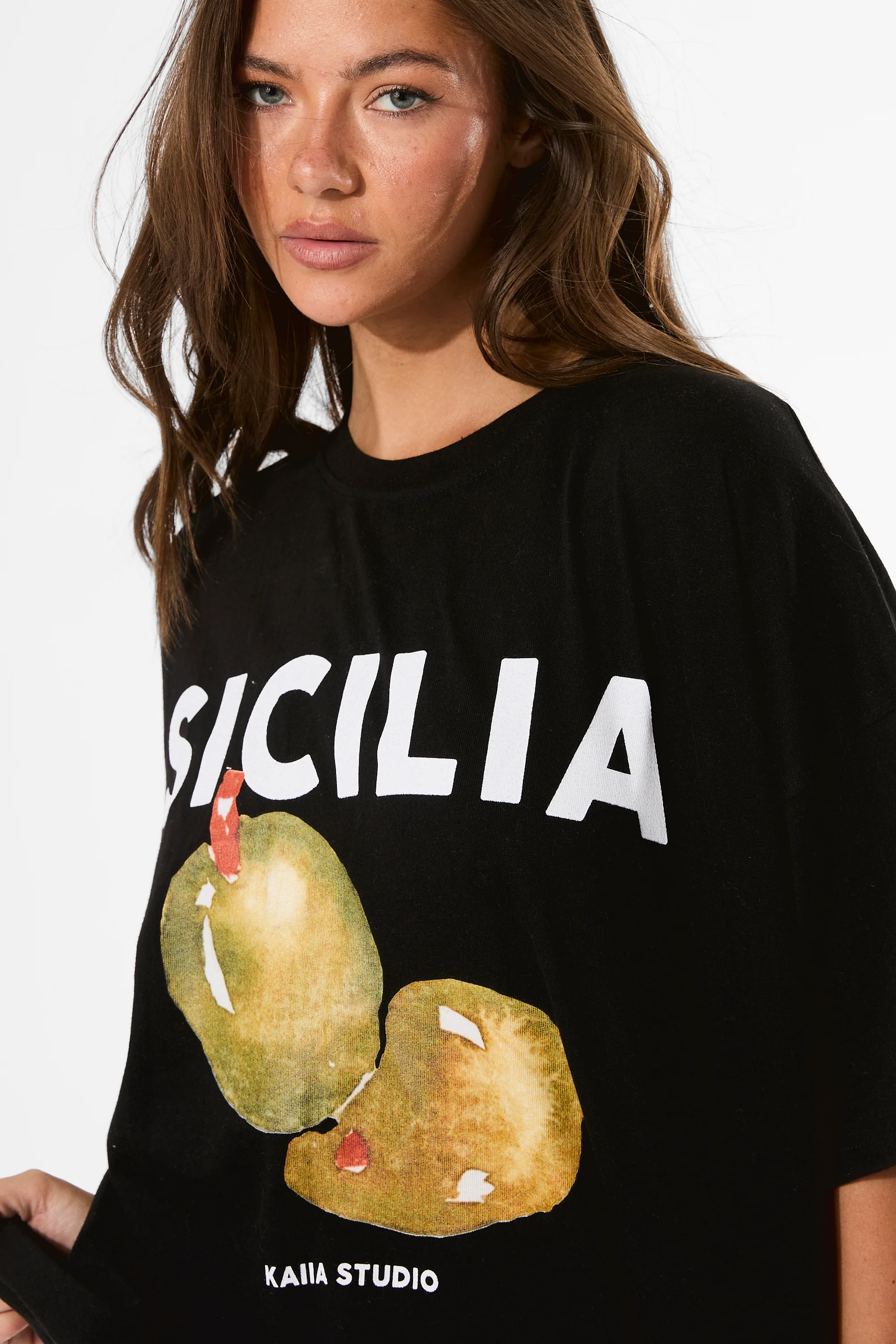 Kaiia Sicilia Olives Graphic Oversized T-Shirt Black - Image 7