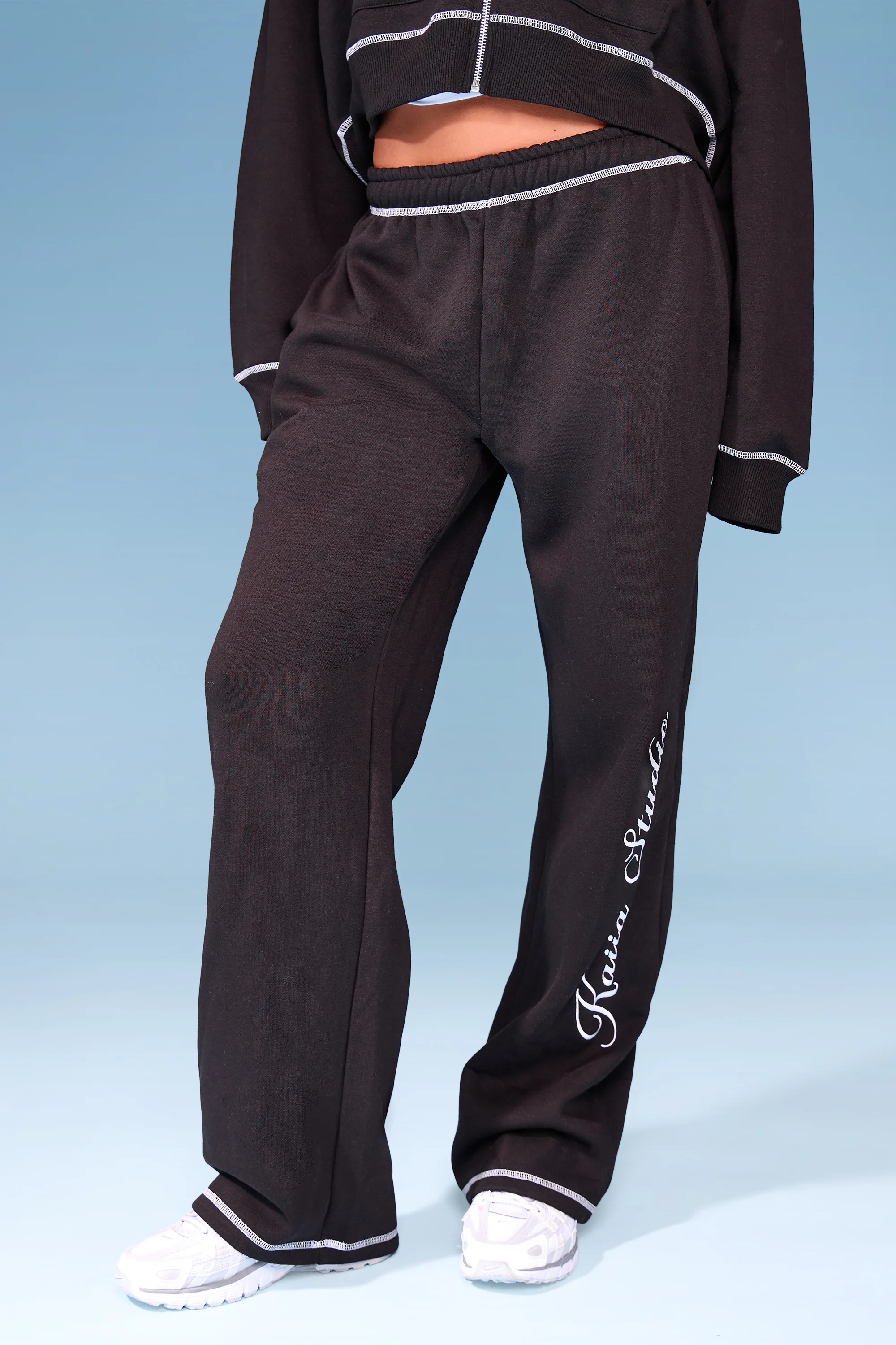 Kaiia Side Slogan Contrast Stitch Wide Leg Joggers Black & White - Image 3