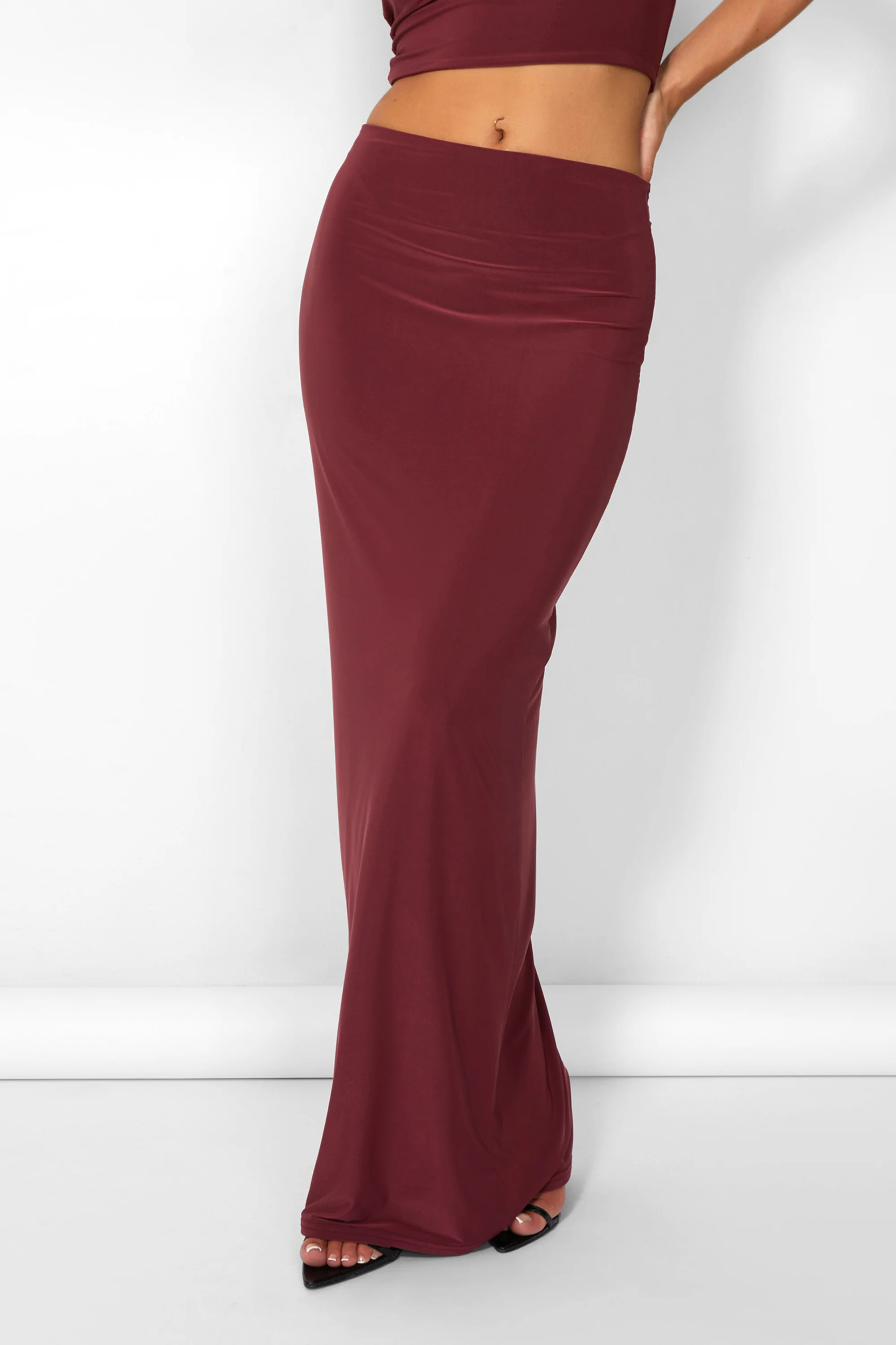 Kaiia Slinky Column Maxi Skirt Co-ord in Burgundy - Image 2