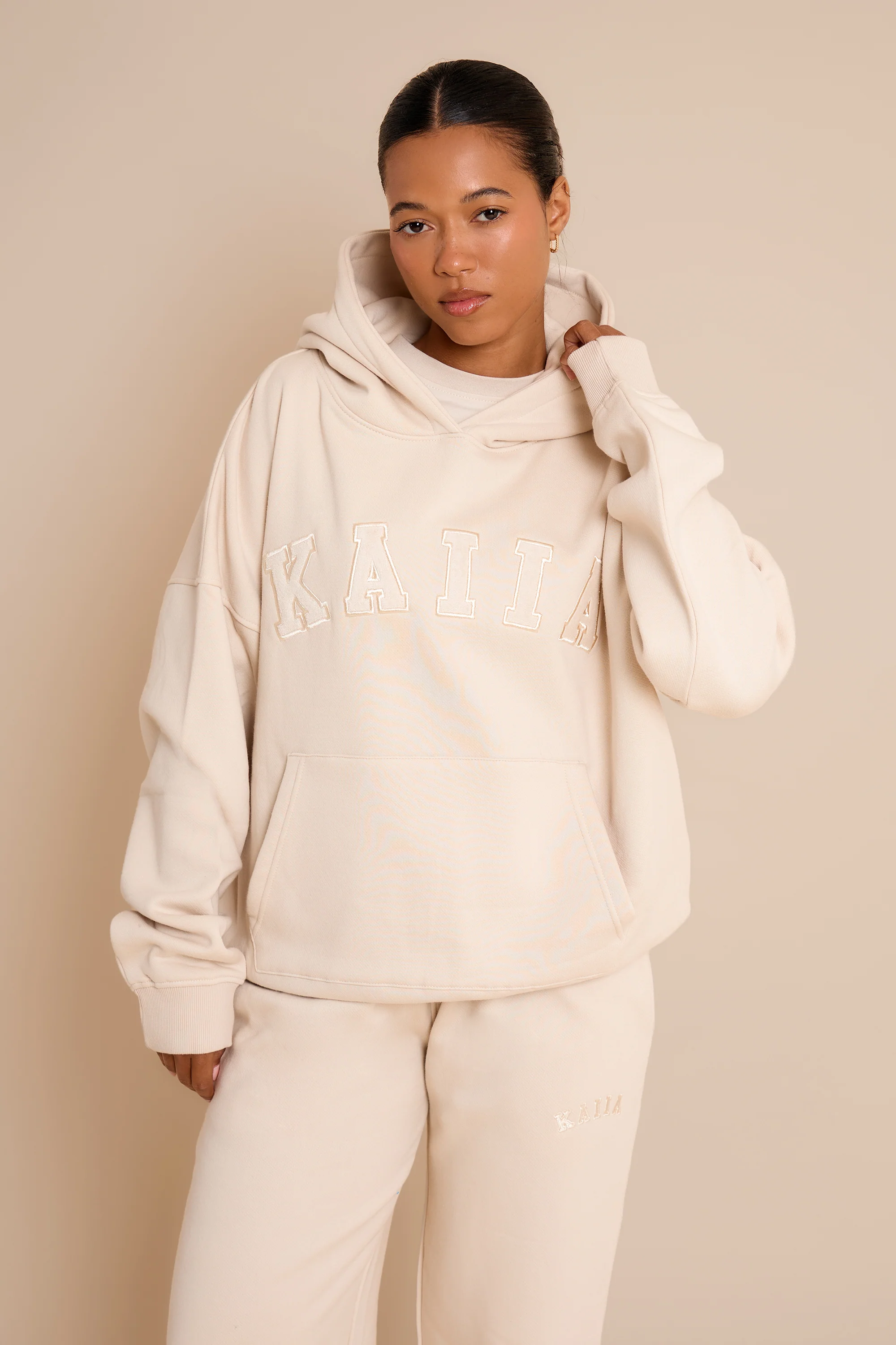 Kaiia Slogan Oversized Hoodie Chalk