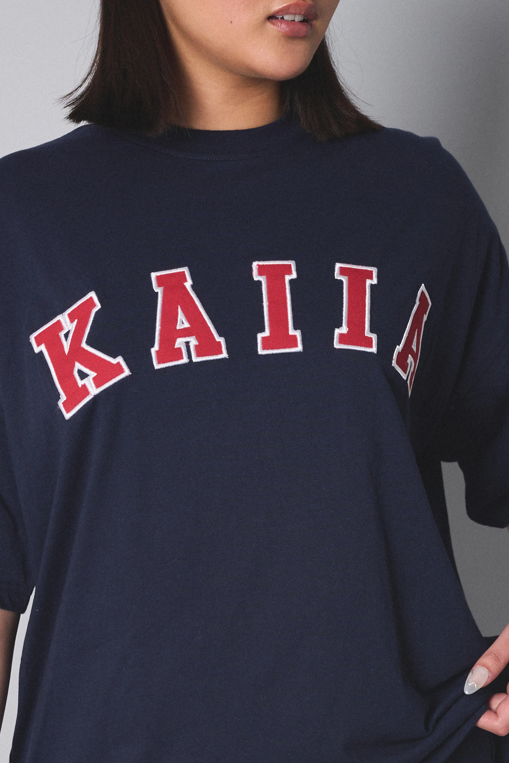 Kaiia Slogan Oversized Top Navy With Red - Image 4