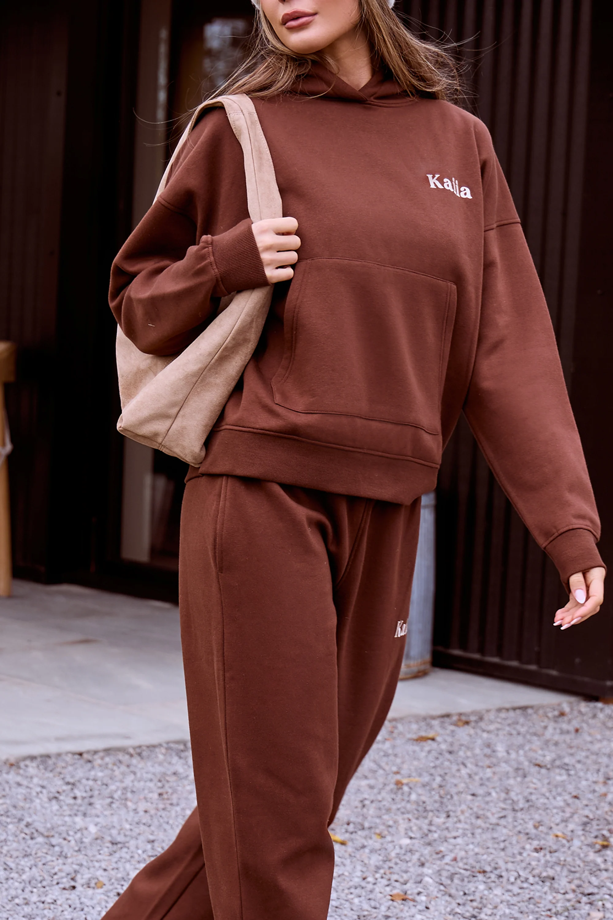 Kaiia Slogan Wide Leg Joggers Fudge - Image 4