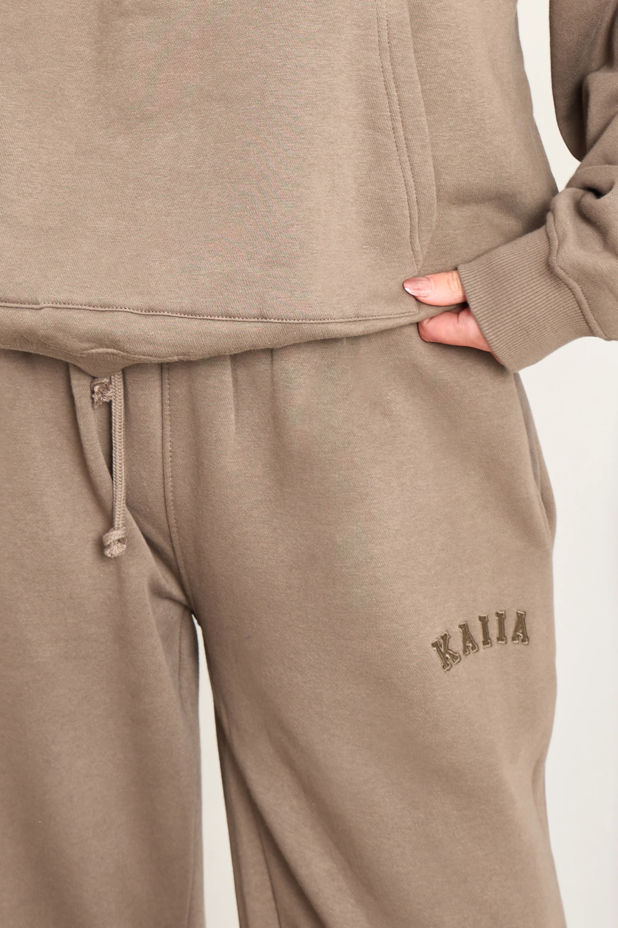 Kaiia Slogan Wide Leg Joggers Grey Taupe - Image 2
