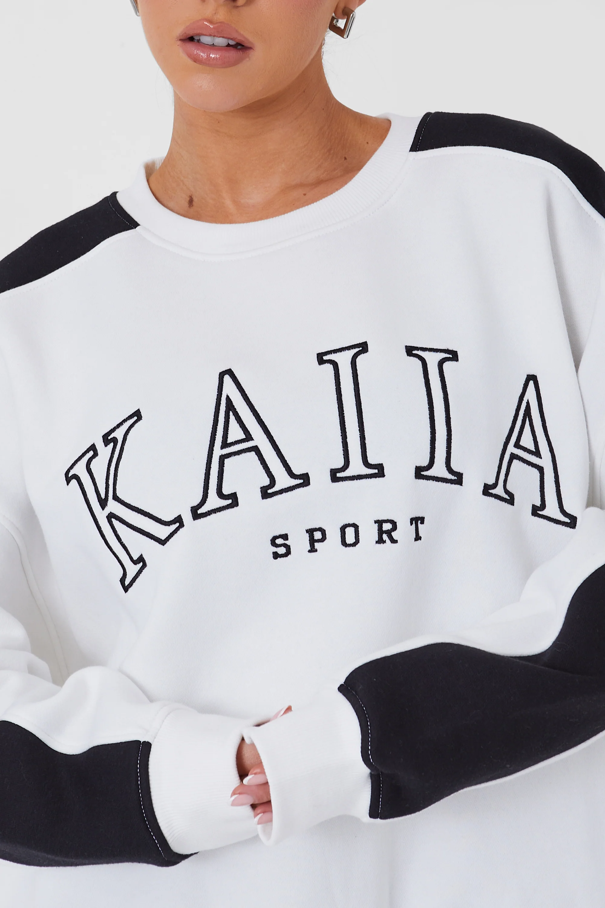 Kaiia Sport Oversized Sweatshirt in White and Black - Image 3