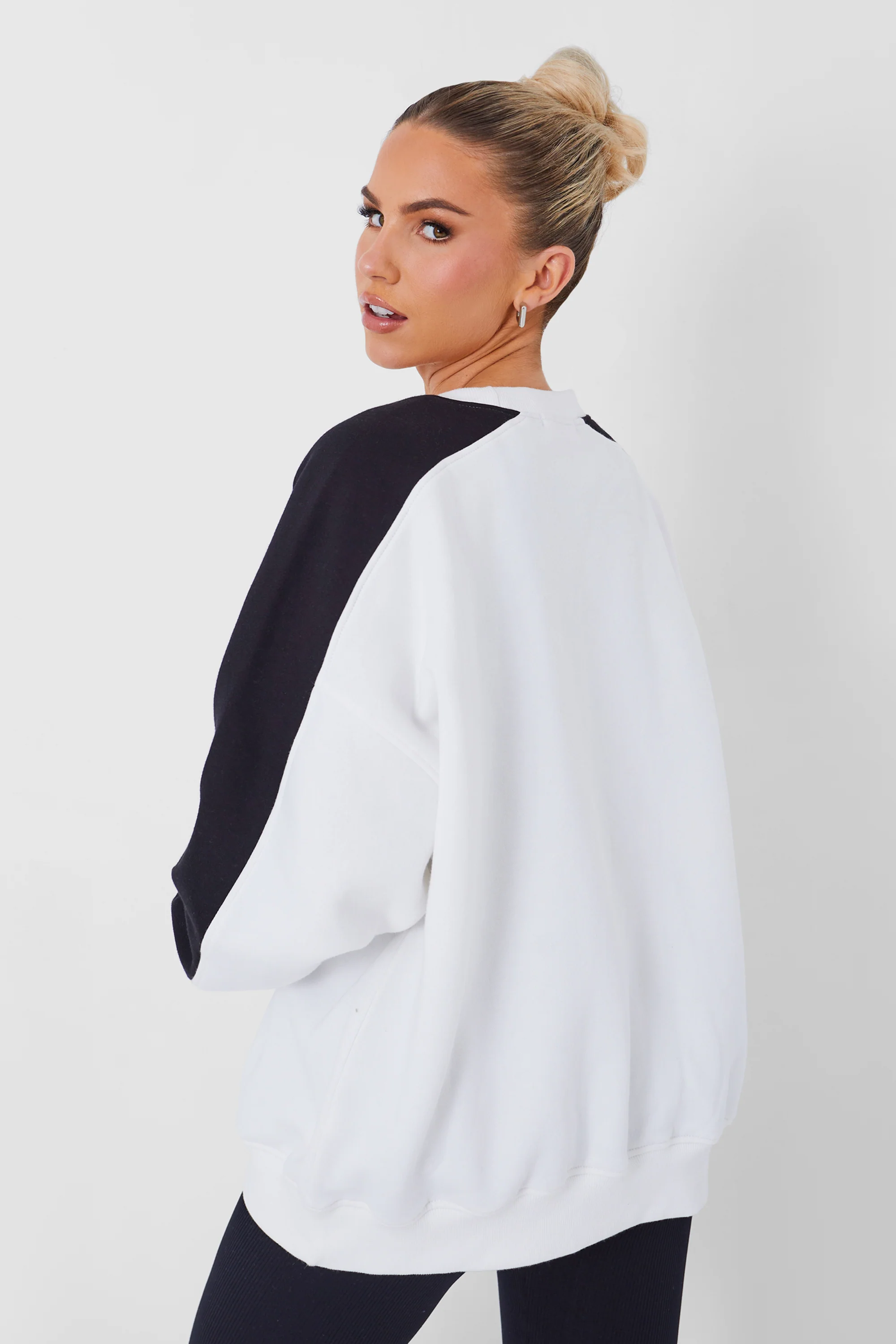 Kaiia Sport Oversized Sweatshirt in White and Black - Image 4