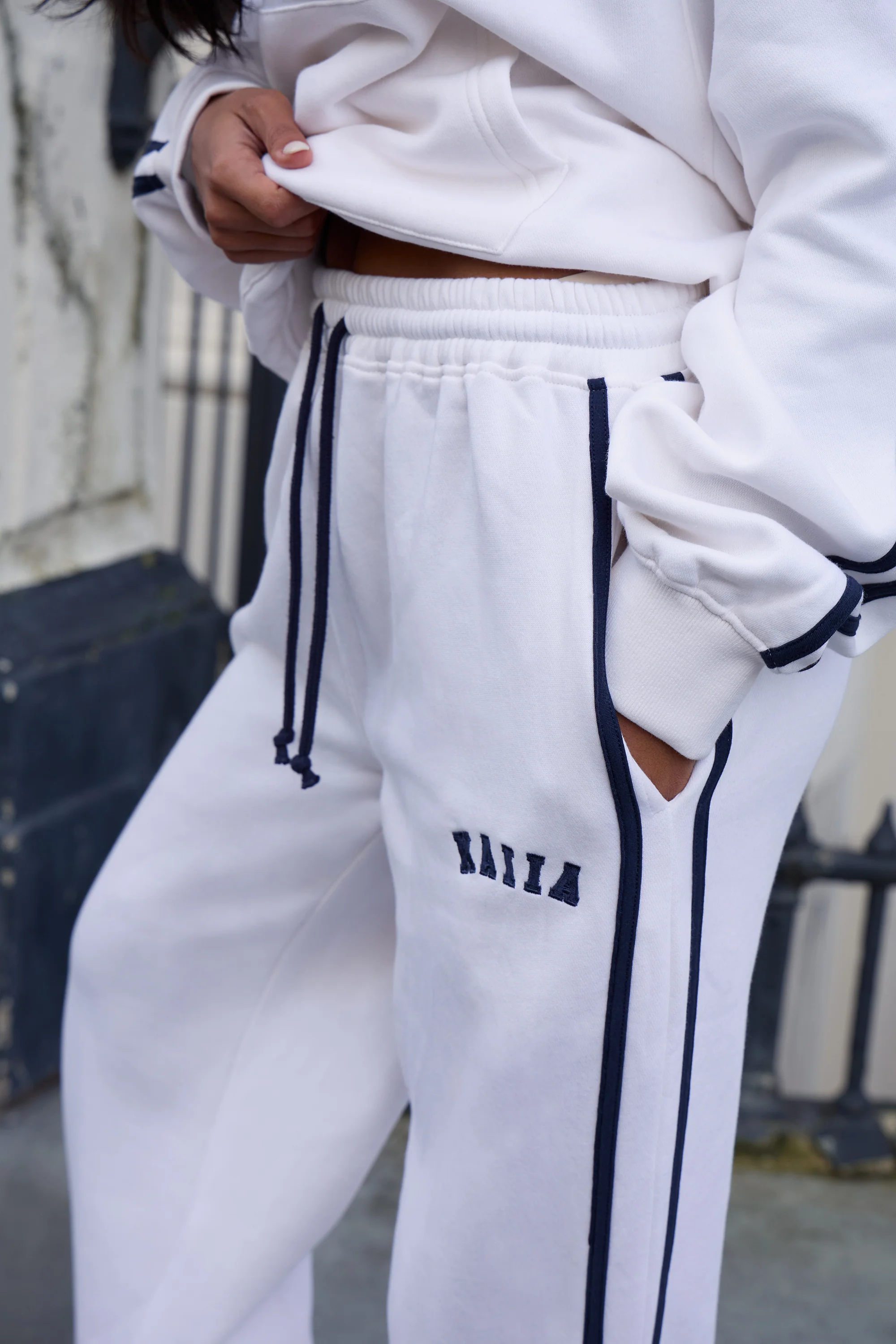 Kaiia Sport Side Stripe Wide Leg Joggers Cream & Navy - Image 5