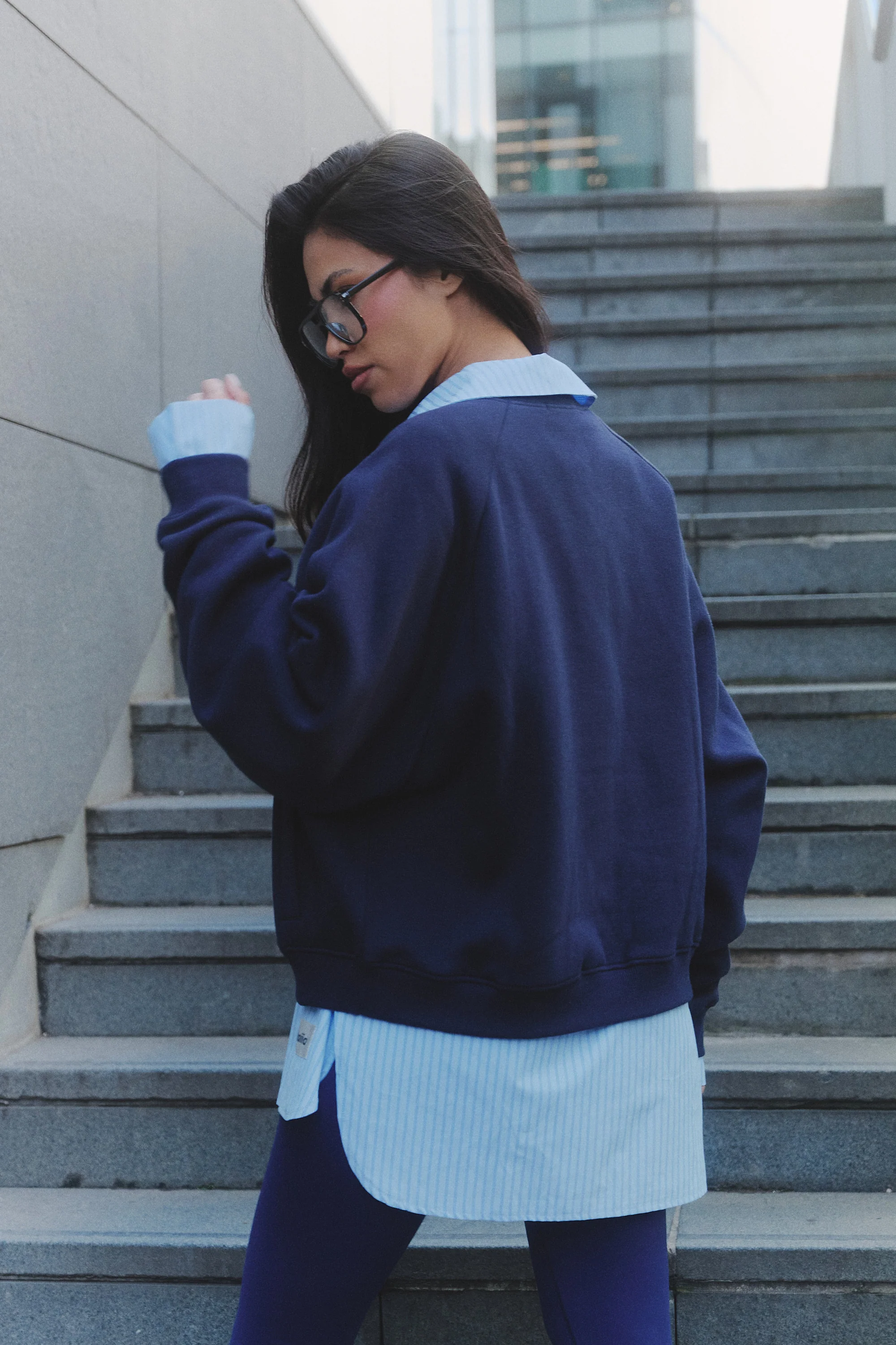 Kaiia Script V Neck Oversized Sweatshirt Navy & Yellow - Image 6