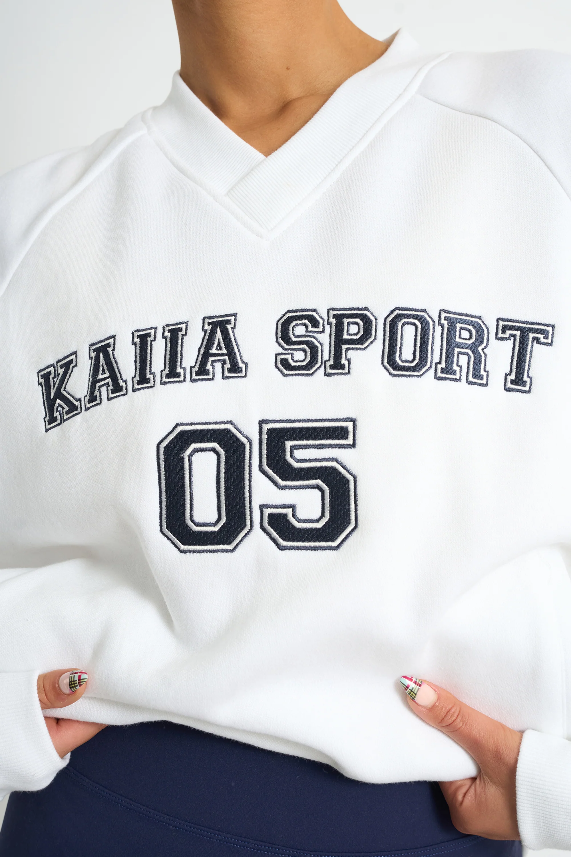Kaiia Sport V Neck Oversized Sweatshirt White & Navy - Image 5