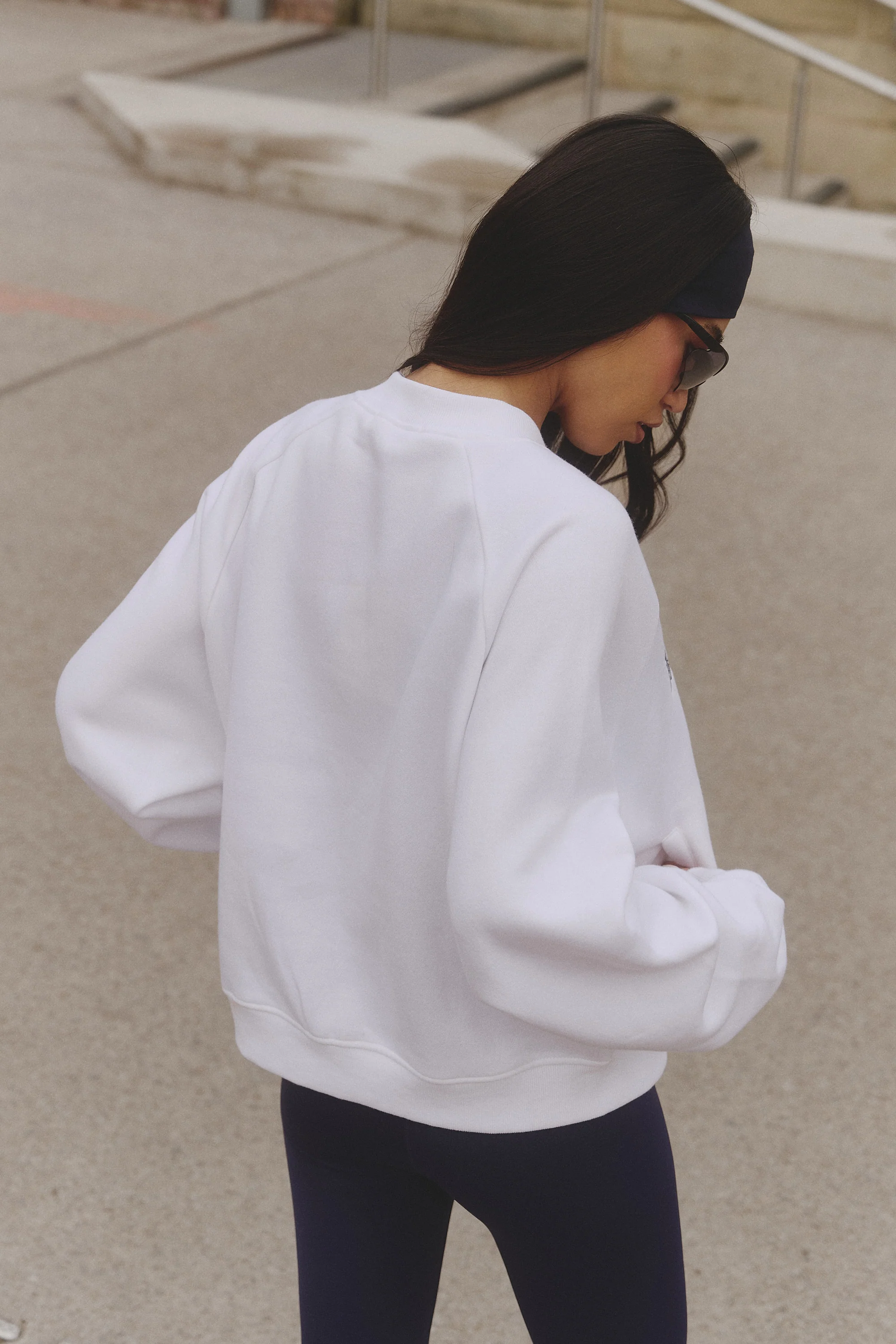 Kaiia Sport V Neck Oversized Sweatshirt White & Navy - Image 9