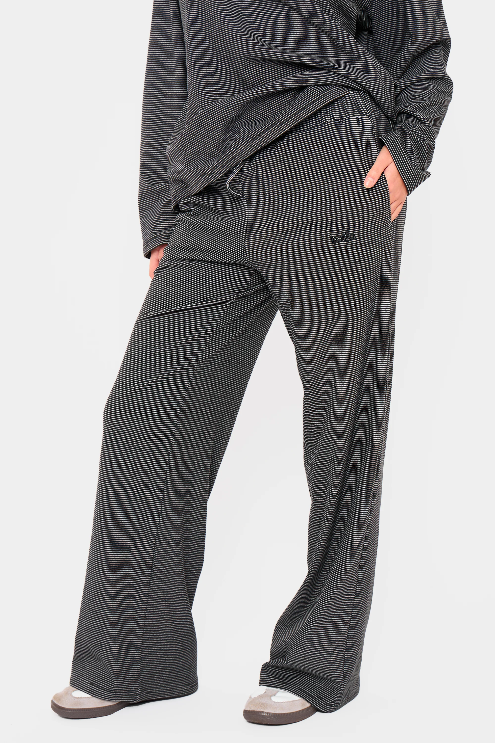 Kaiia Striped Fleece Drawstring Wide Leg Trousers Black & Cream - Image 3