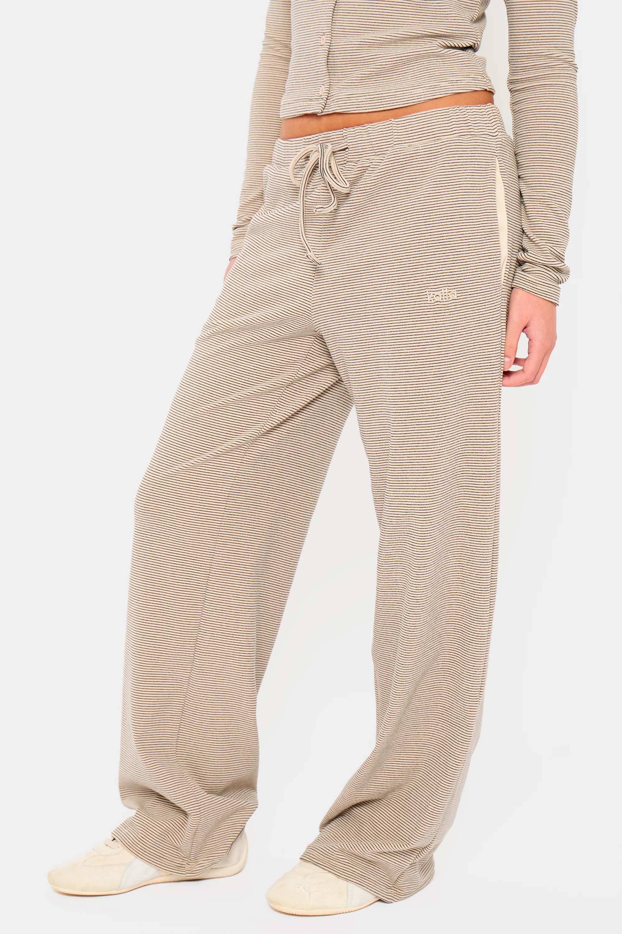 Kaiia Striped Fleece Drawstring Wide Leg Trousers Cream & Black - Image 3