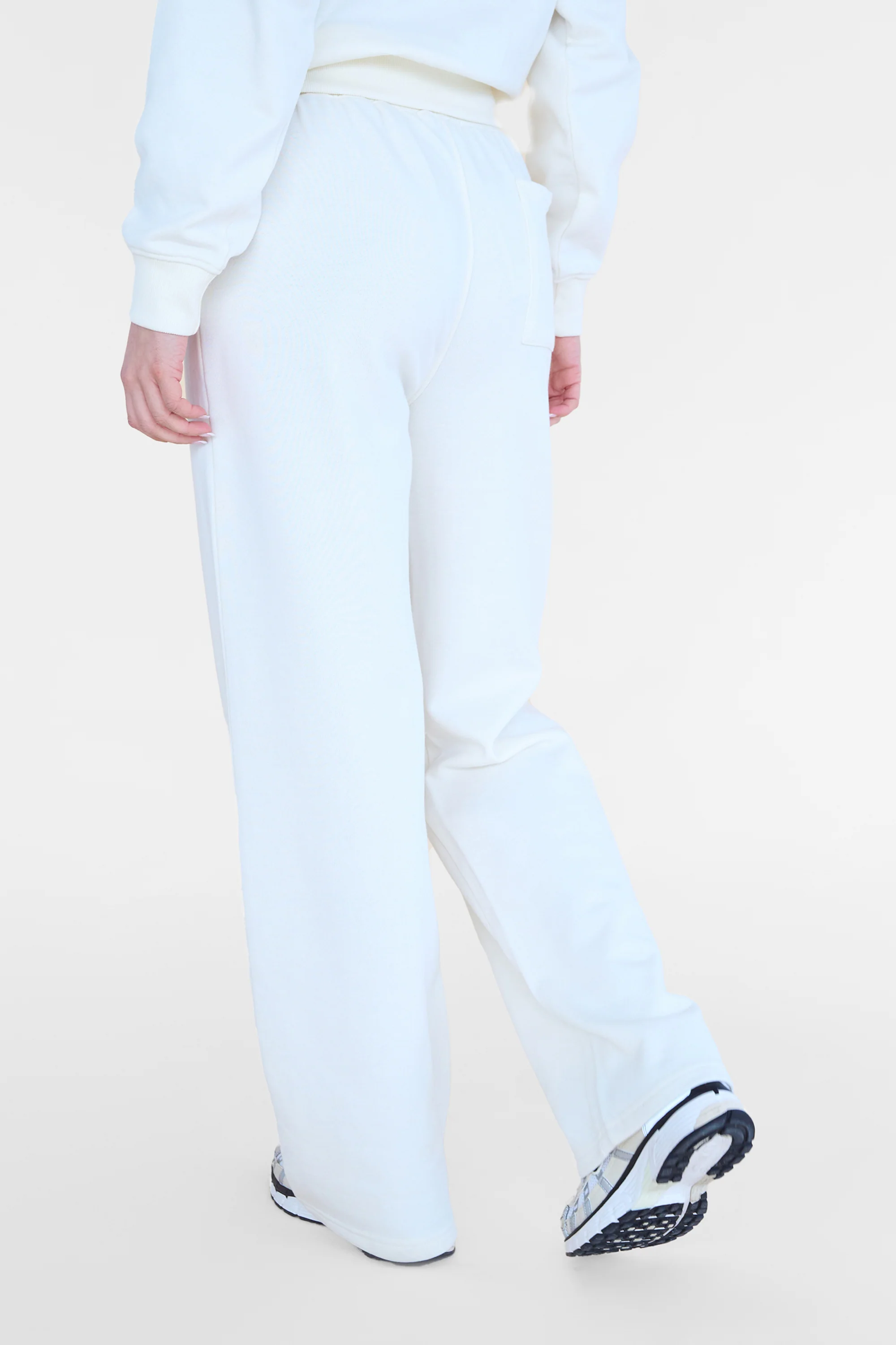 Kaiia Studio Back Pocket Wide Leg Sweat Pants Ecru - Image 4