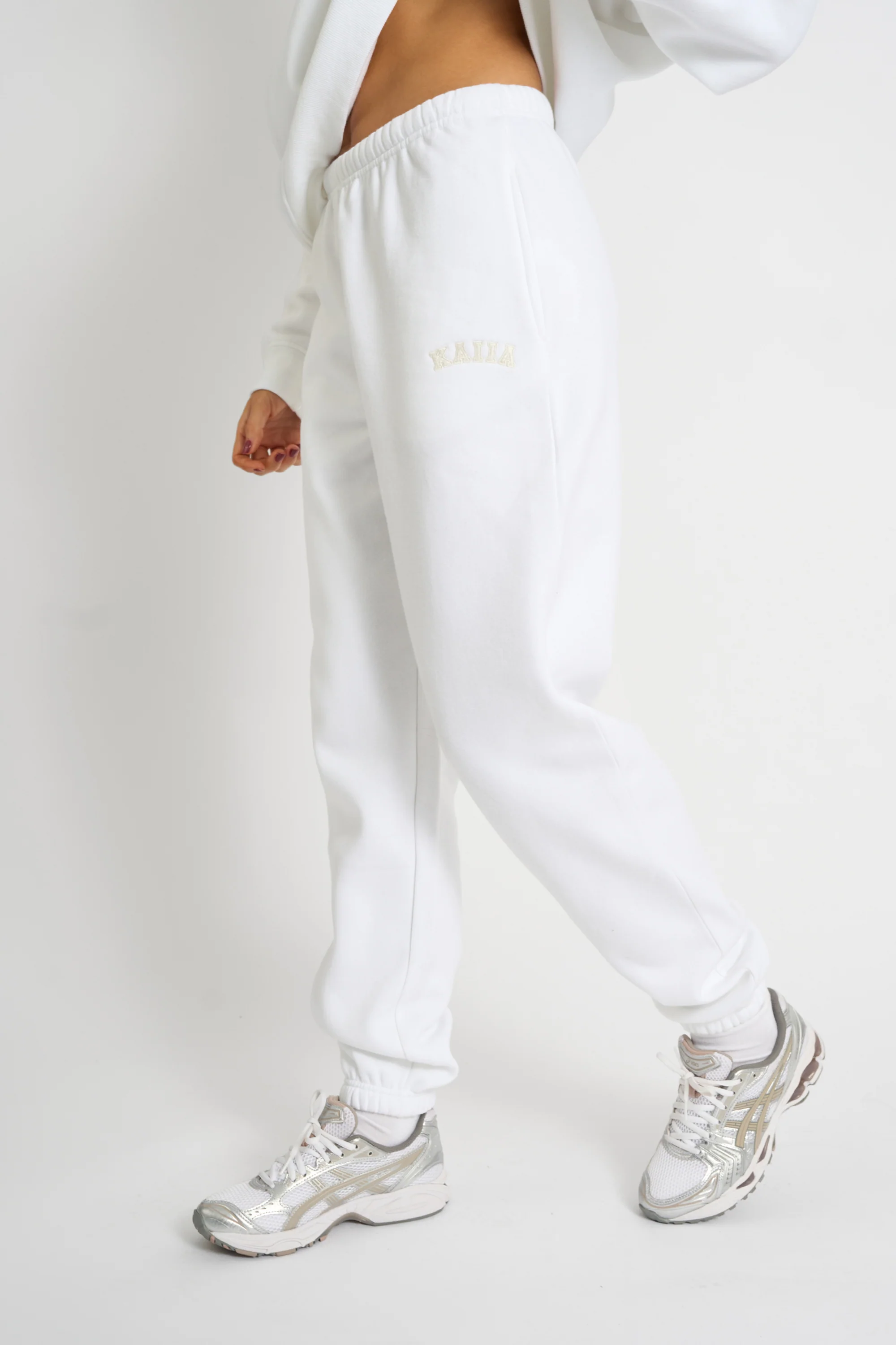 Kaiia Logo Cuffed Joggers Cream - Image 2