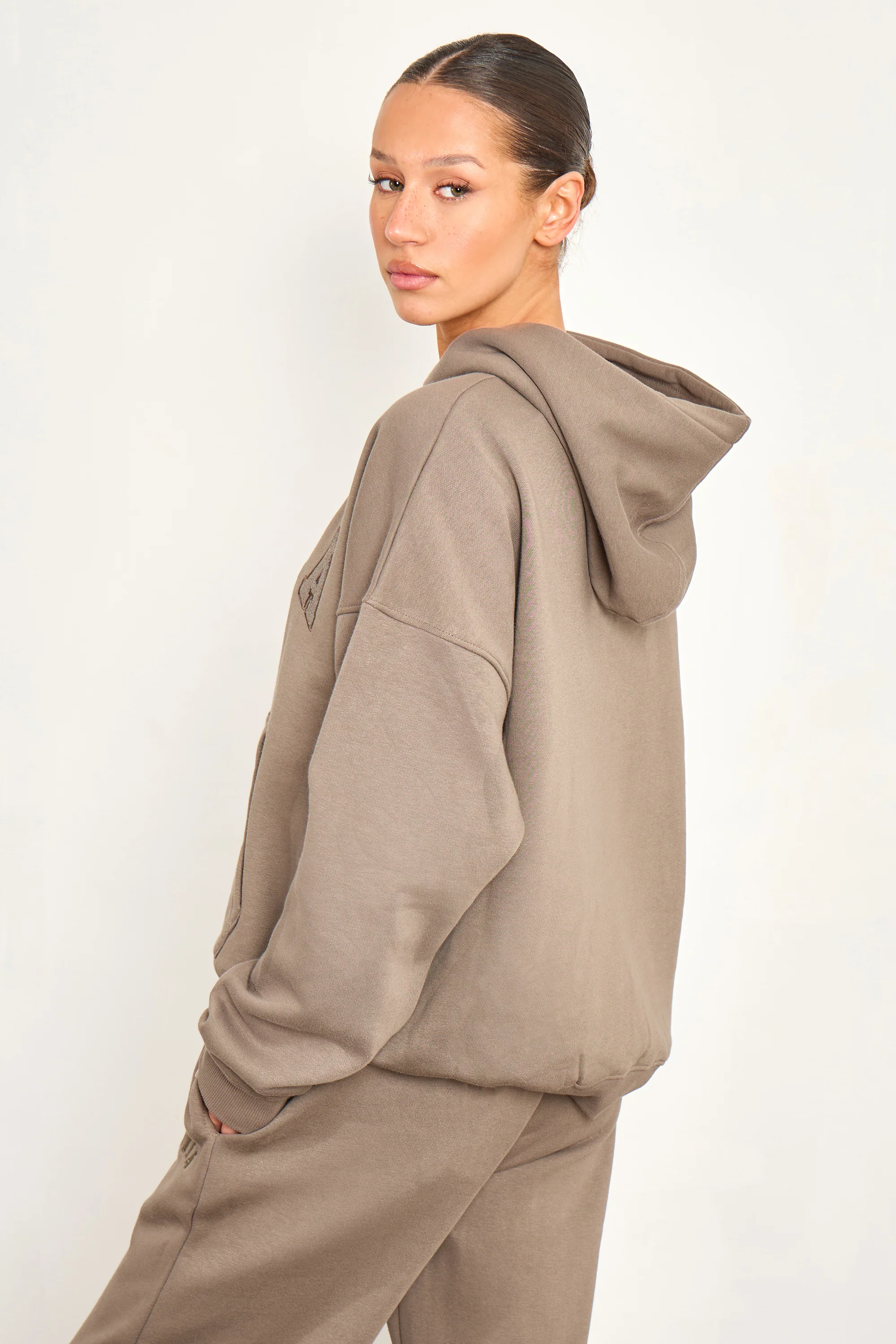 Kaiia Studio Oversized Hoodie Grey Taupe - Image 4