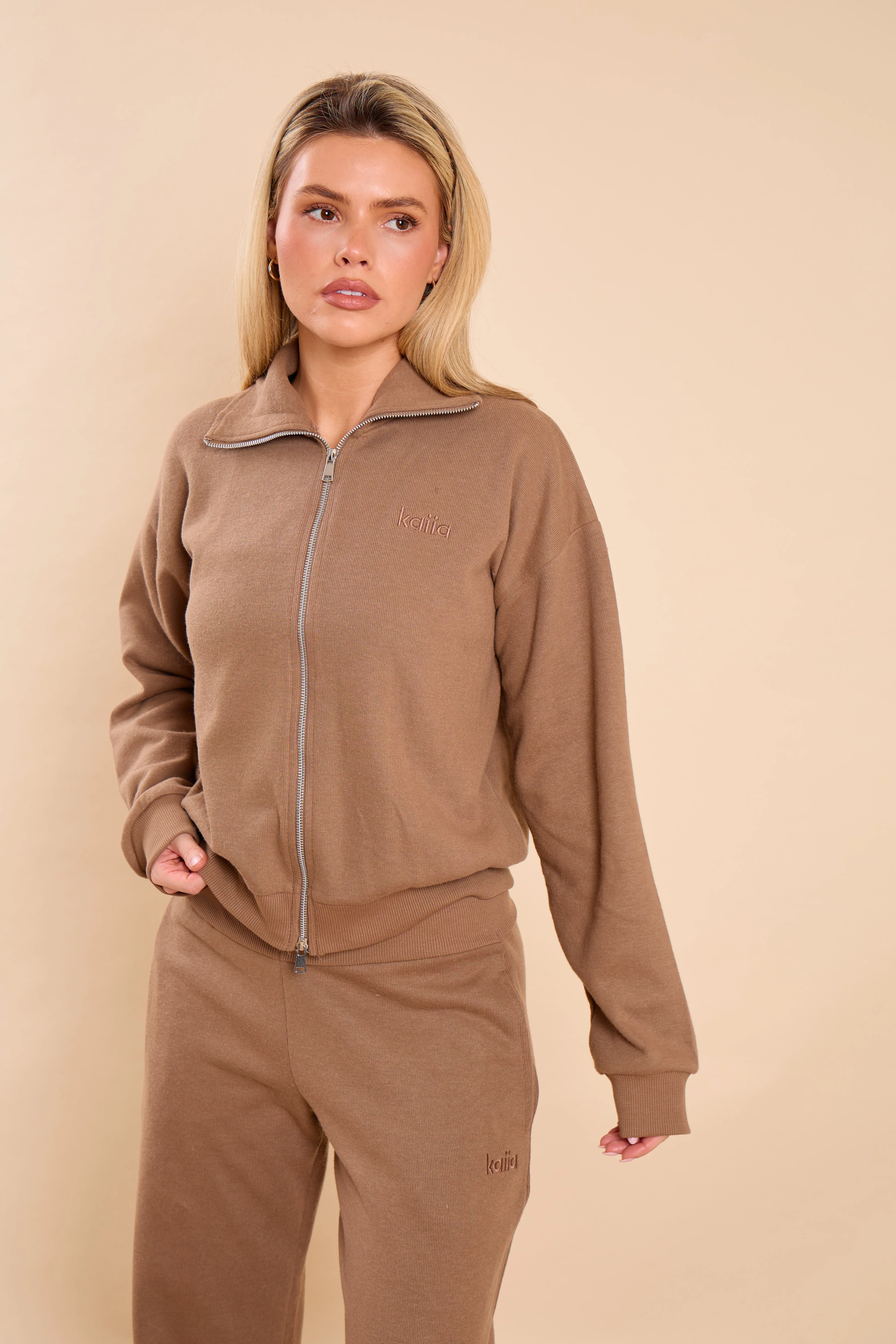 Kaiia Supersoft Slouchy Zip Up Top Taupe