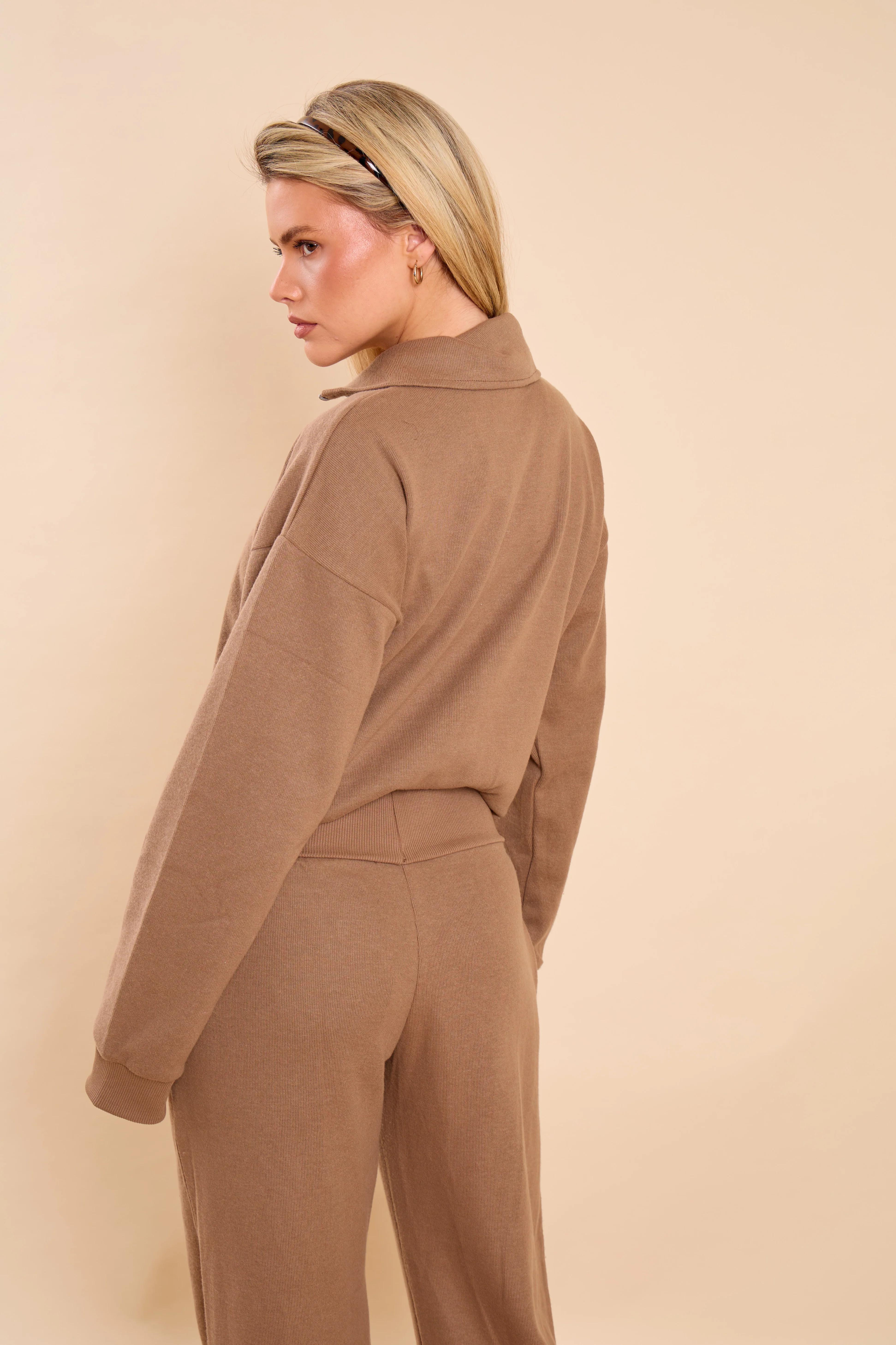 Kaiia Supersoft Slouchy Zip Up Top Taupe - Image 4
