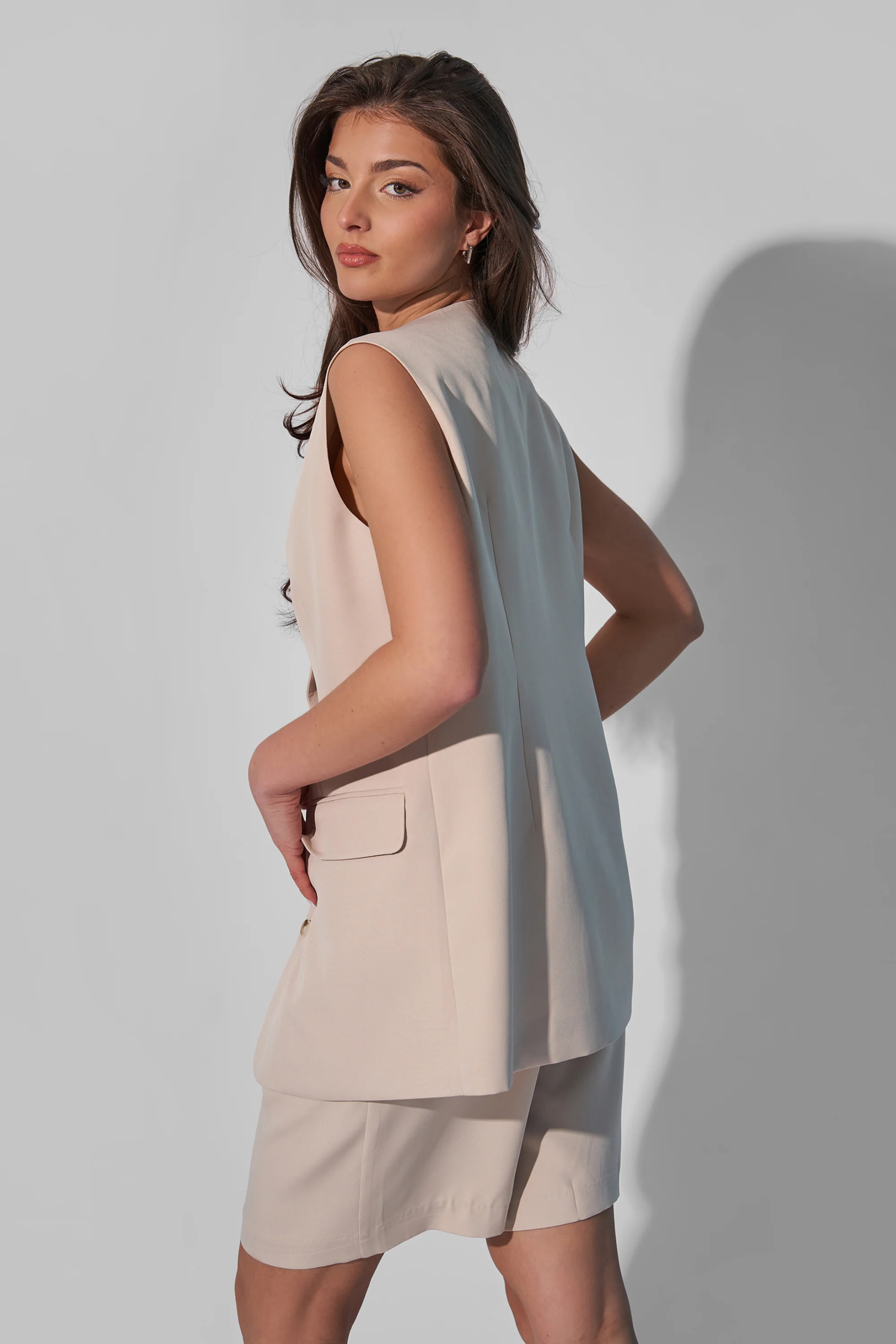 Kaiia Tailored Longline Sleeveless Blazer Co Ord Cream - Image 2