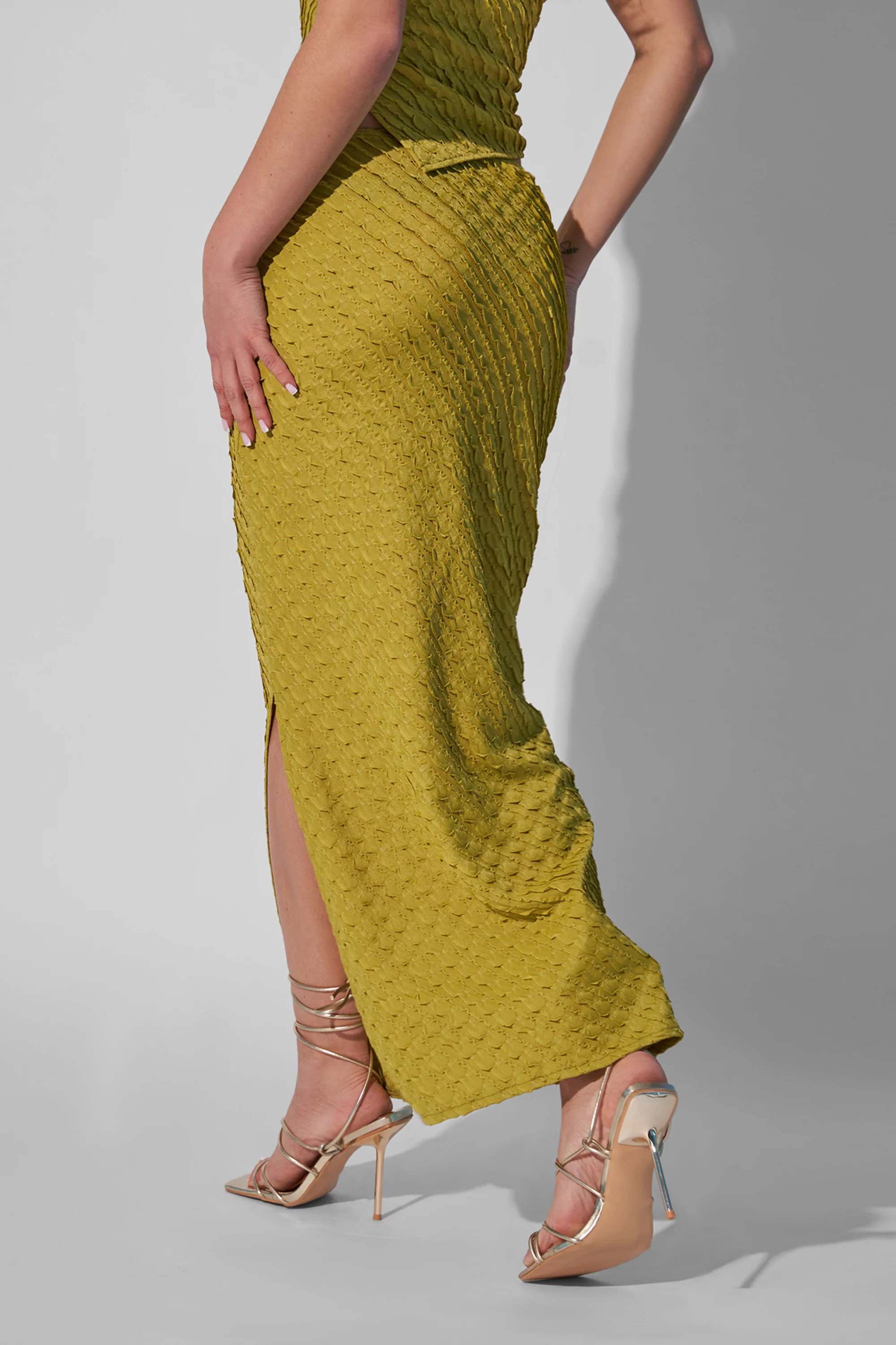 Kaiia Textured Column Maxi Skirt Co Ord Lime - Image 3