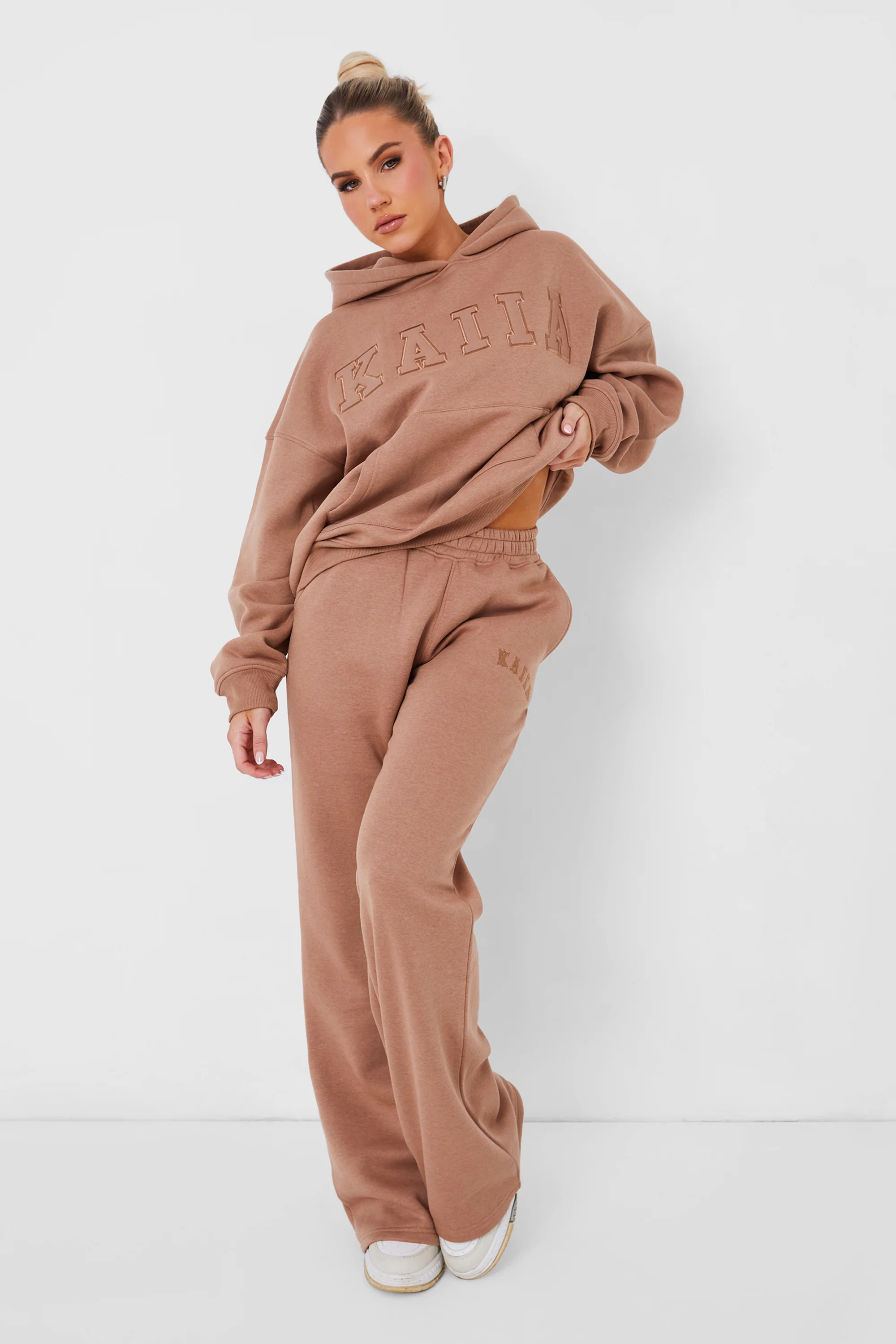 Kaiia Wide Leg Sweat Pants in Caramel - Image 5