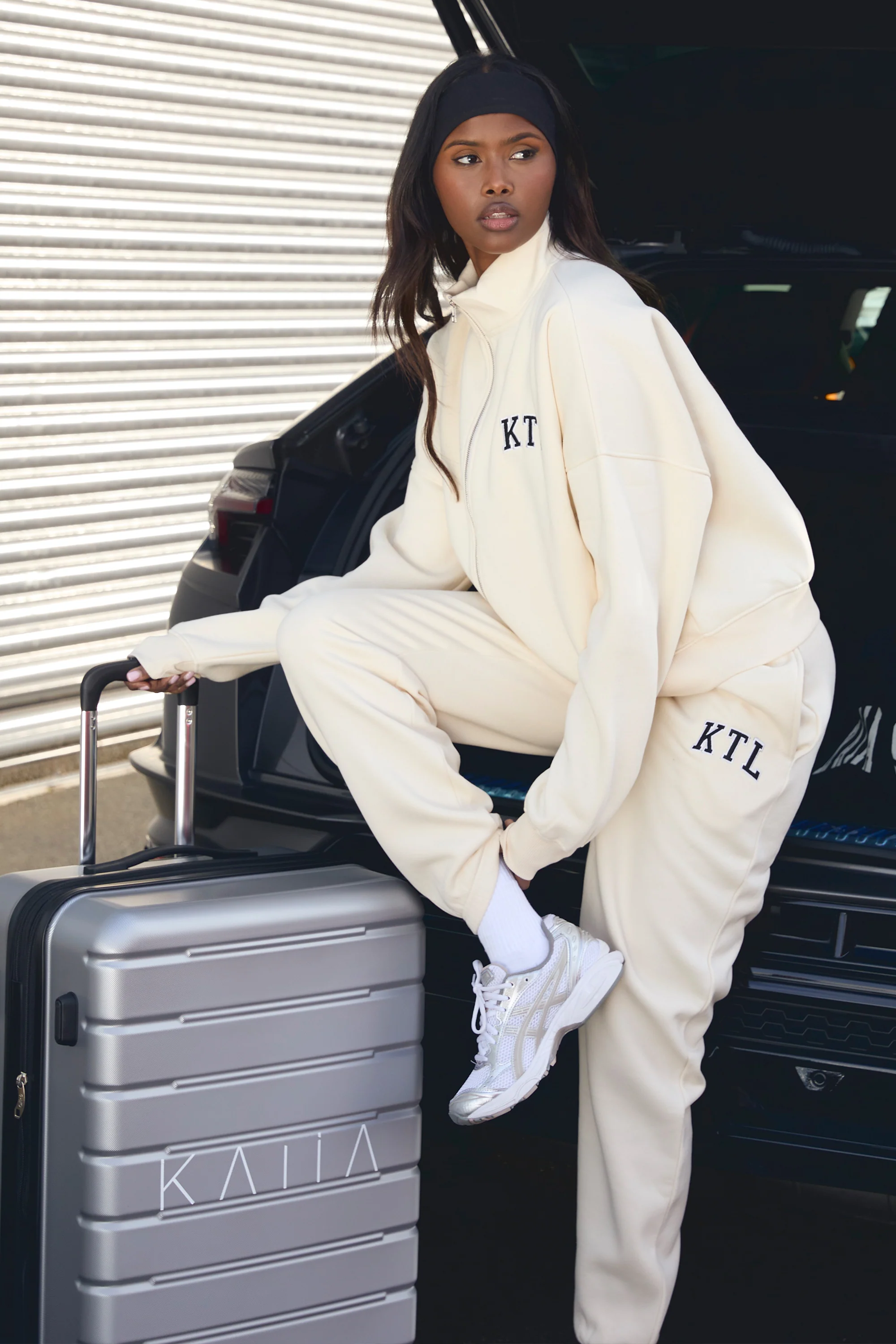Kaiia KTL Logo Cuffed Joggers Buttercream - Image 6