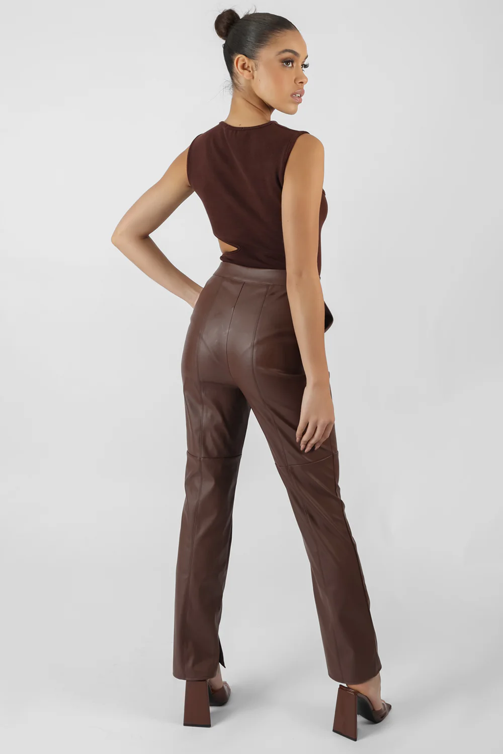 PU SEAM FRONT SPLIT DETAIL TROUSERS CHOCOLATE - Image 4