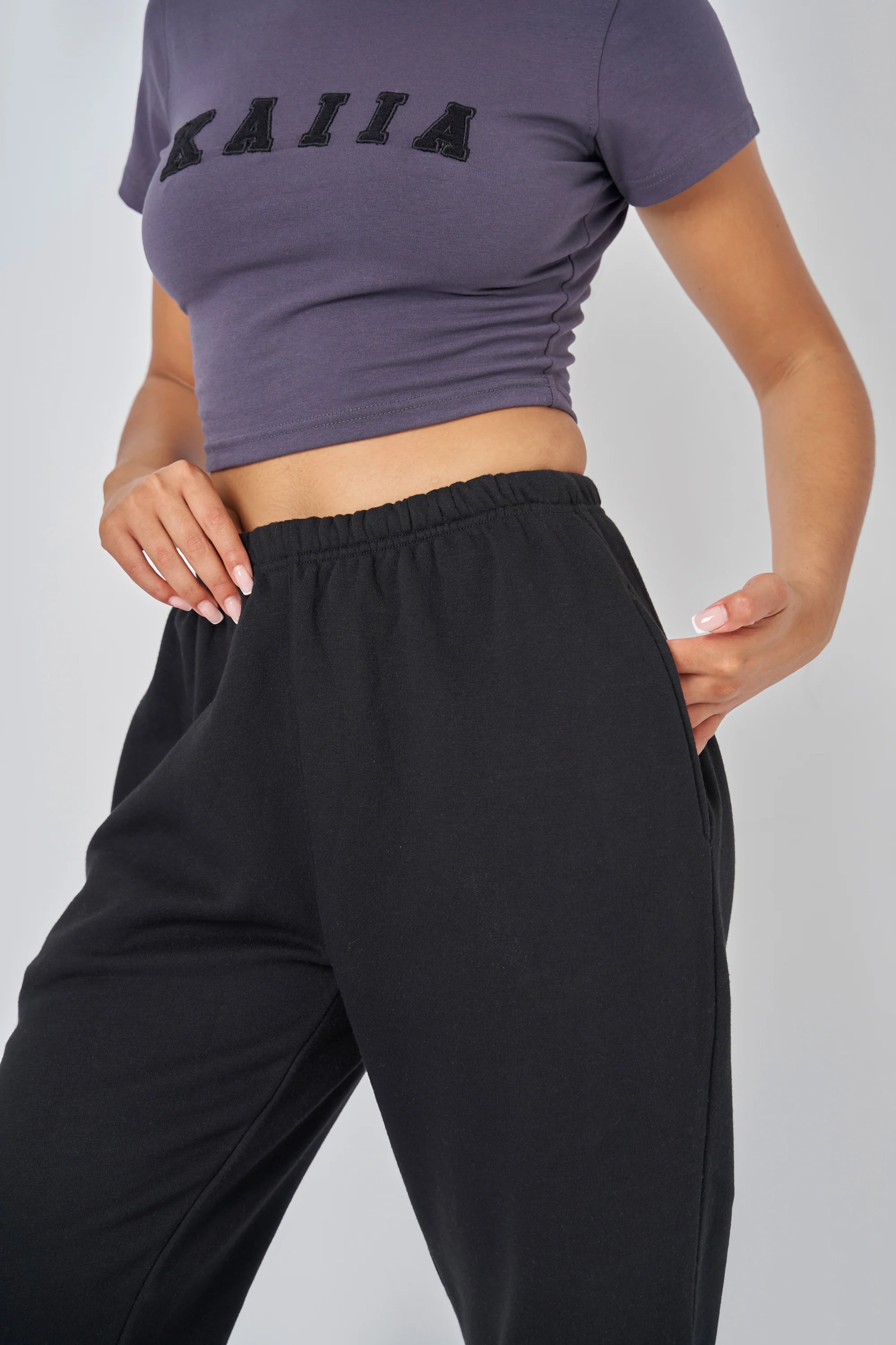 Relaxed Fit Cuffed Jogger Black - Image 3