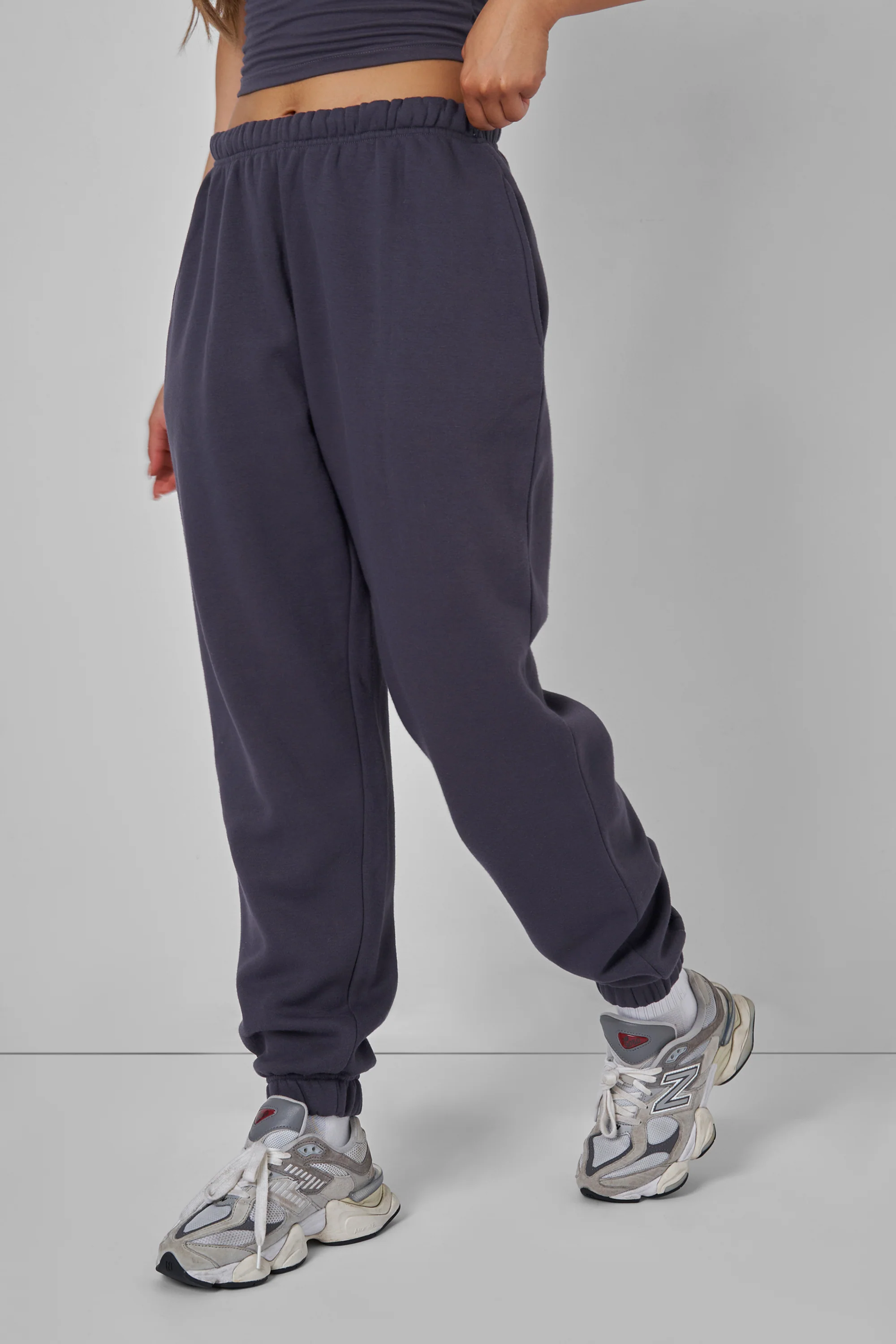 Relaxed Fit Cuffed Jogger Dark Grey - Image 3