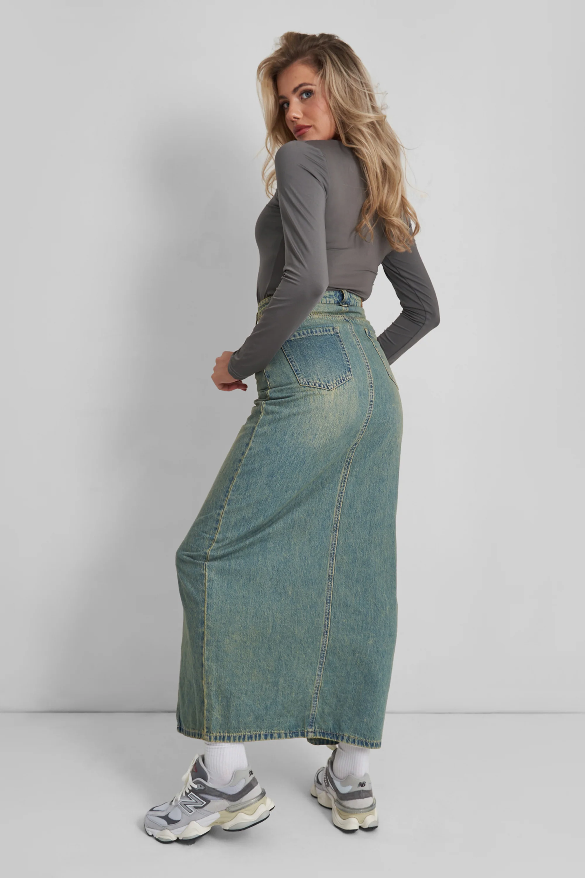 Split Front Denim Maxi Skirt Vintage Wash - Image 4